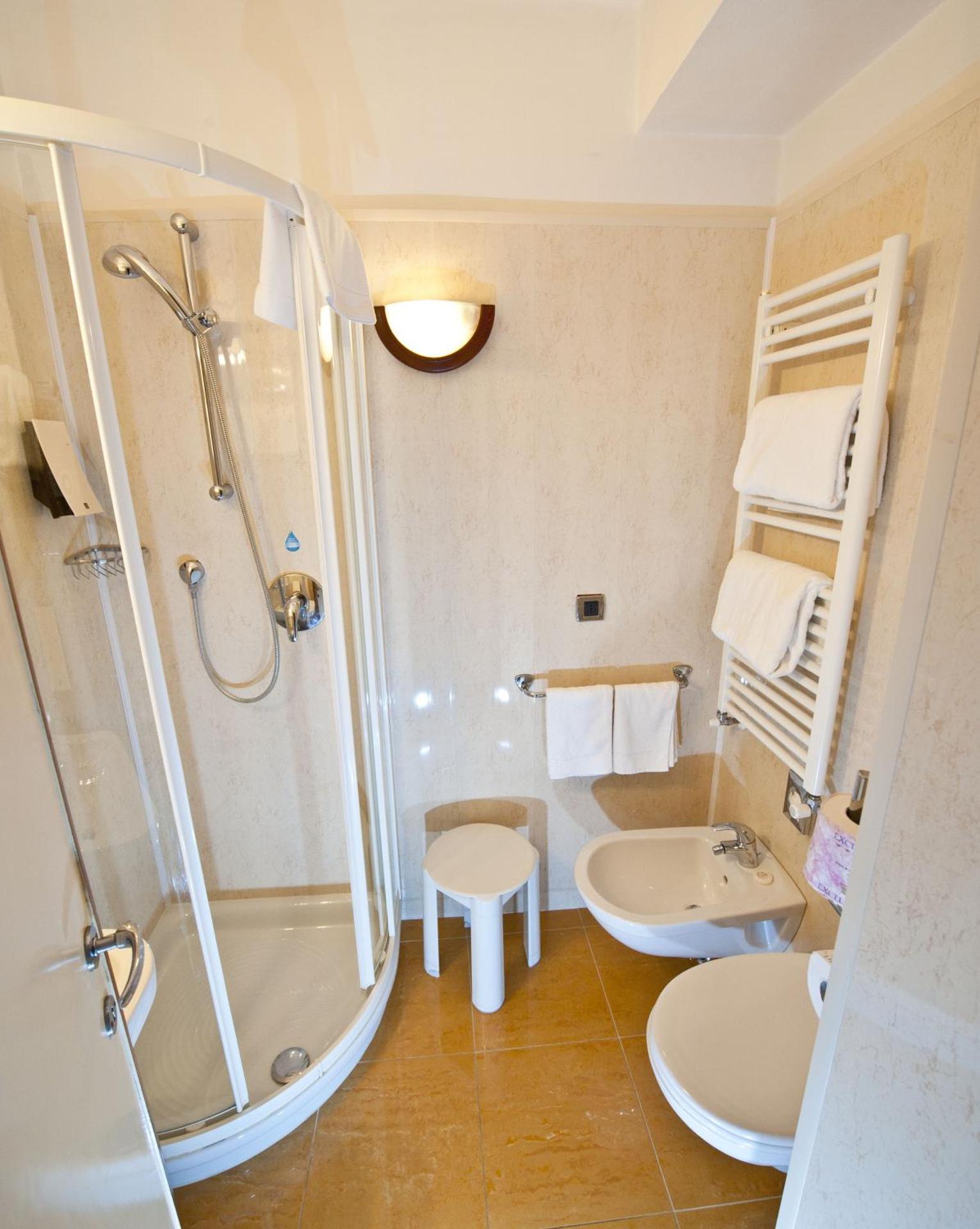 Hotel Olimpia - Photo 4