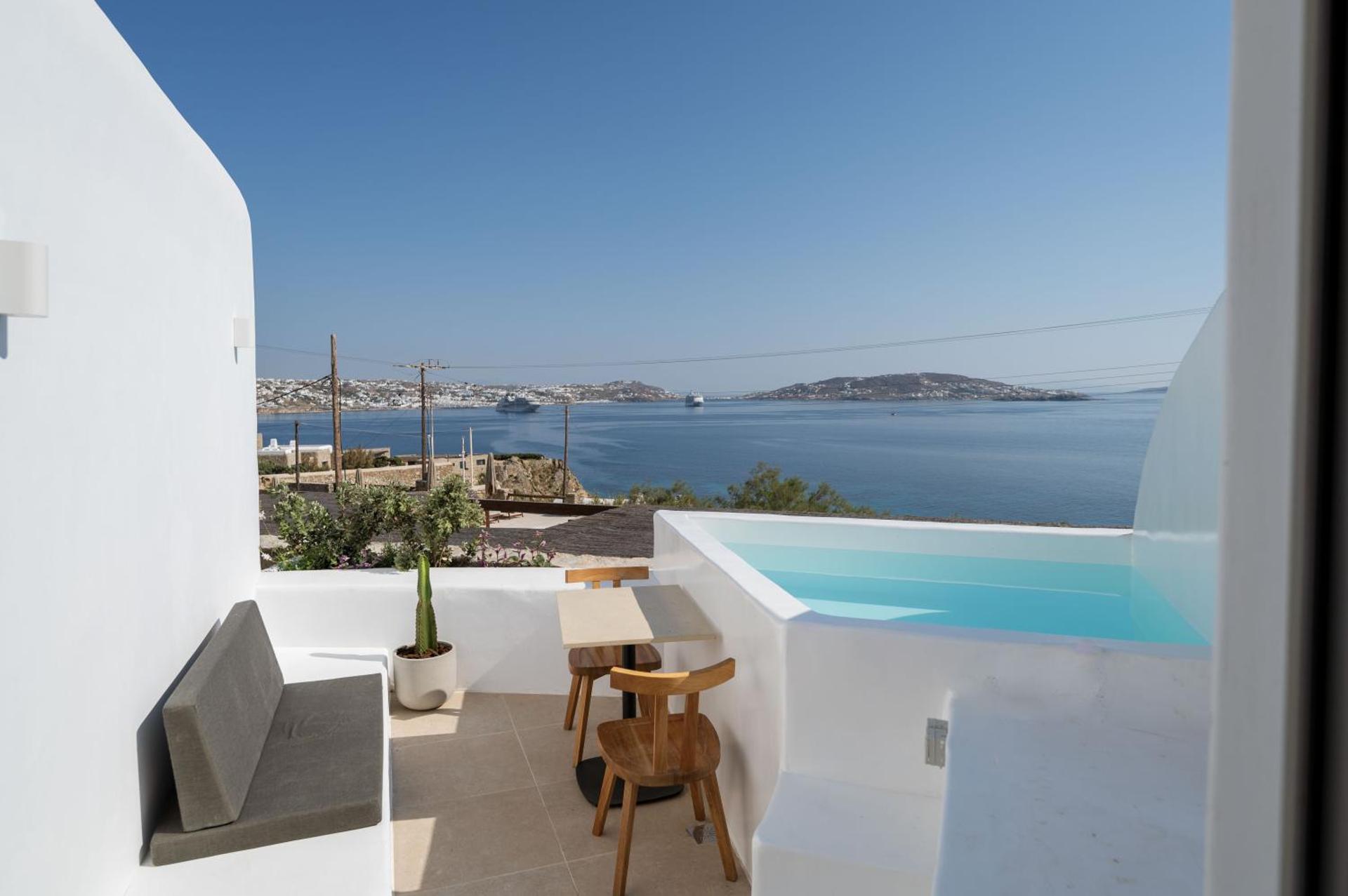 Front Sea View Suite with outdoor mini plunge pool