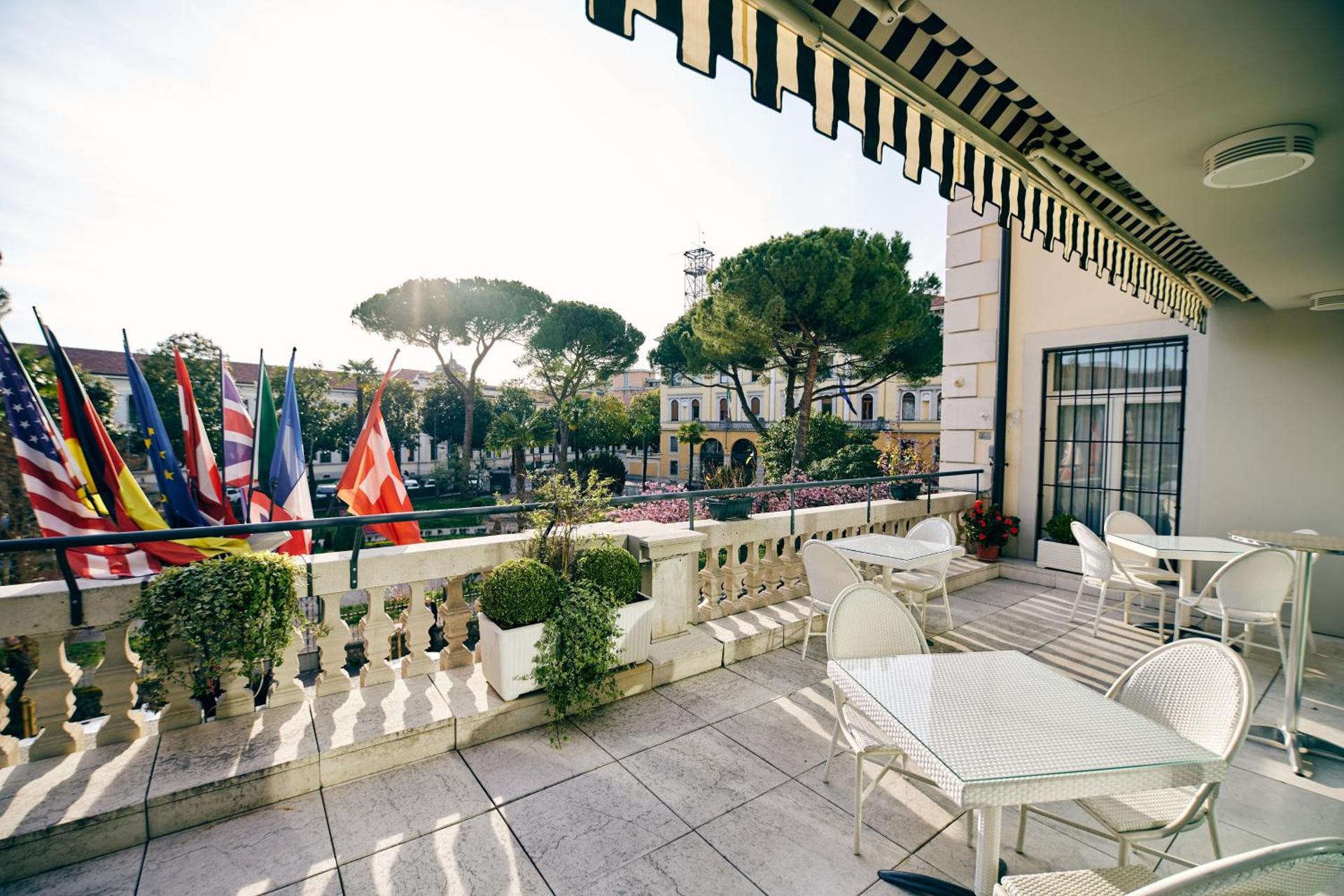 Ambassador Palace Hotel - Photo 27