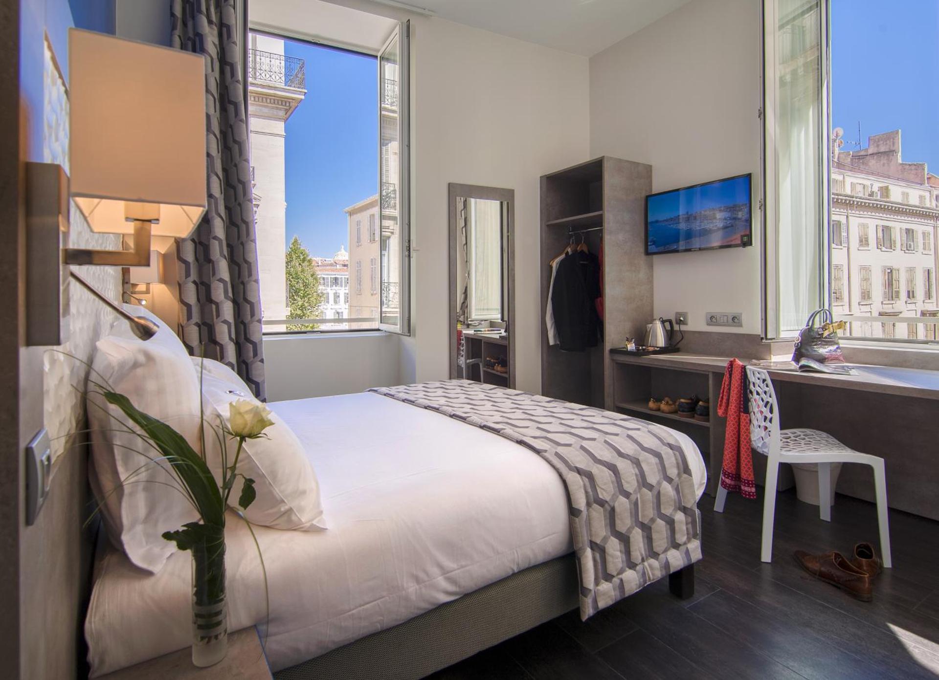 Superior Double Room with Large bed and Shower