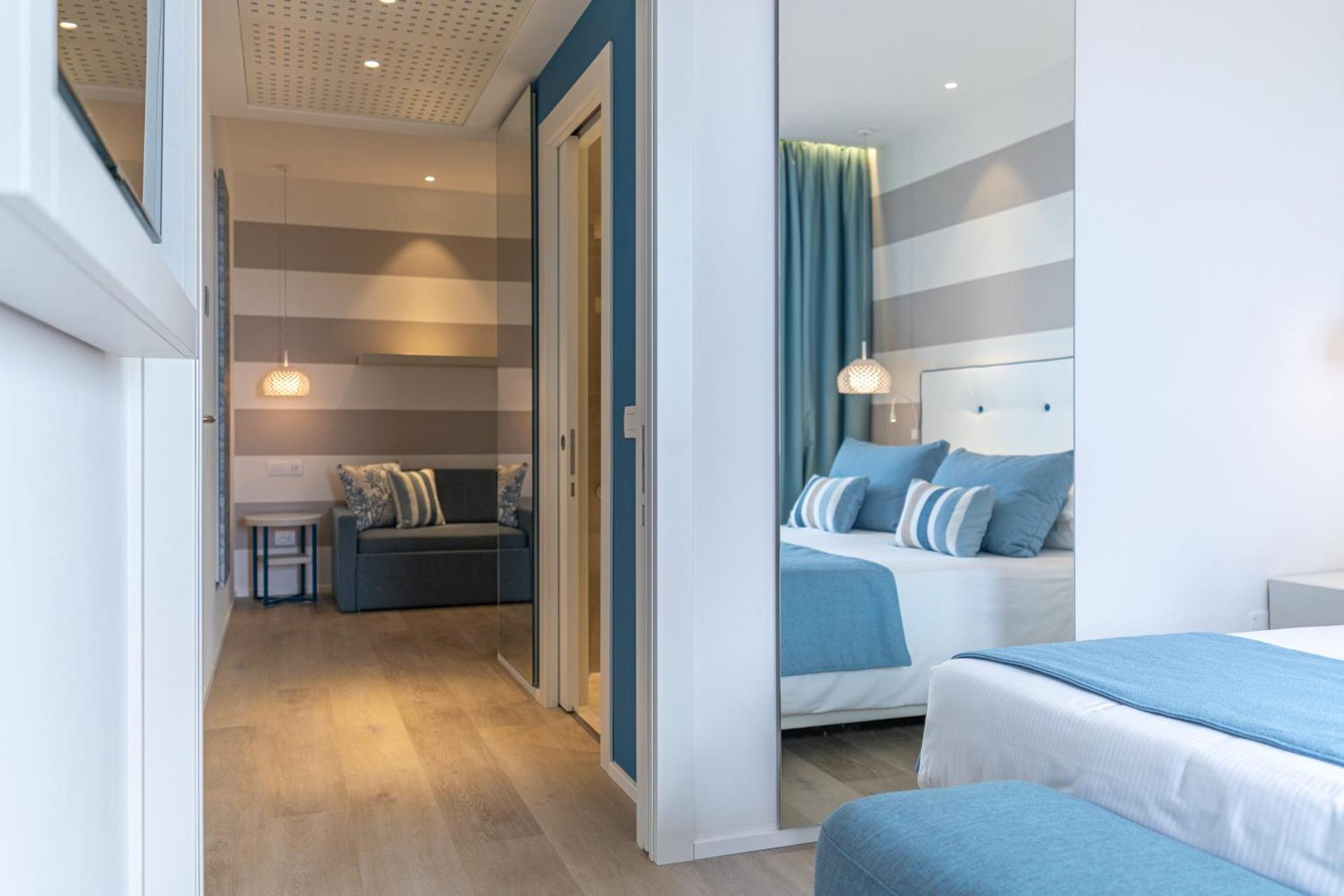 Hotel Orient & Pacific - Photo 51