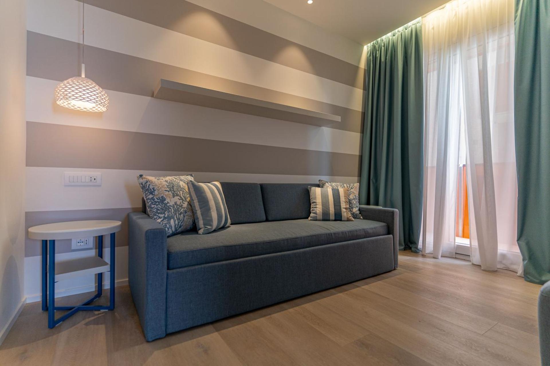 Hotel Orient & Pacific - Photo 80