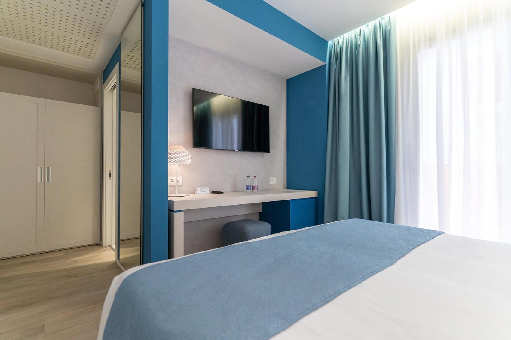 Hotel Orient & Pacific - Photo 73