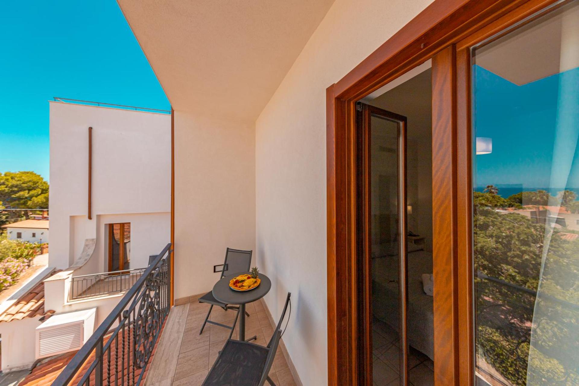 Hotel Baia Del Capitano - Photo 11