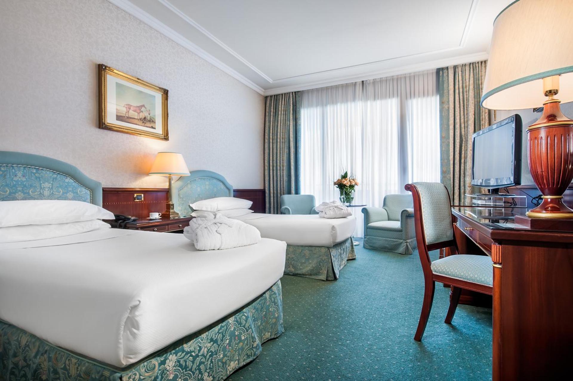 Royal Hotel Carlton - Photo 22