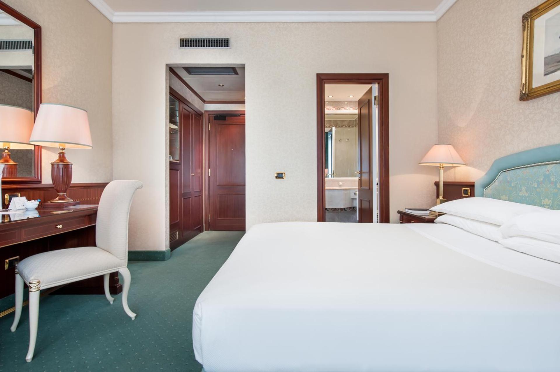 Royal Hotel Carlton - Photo 51