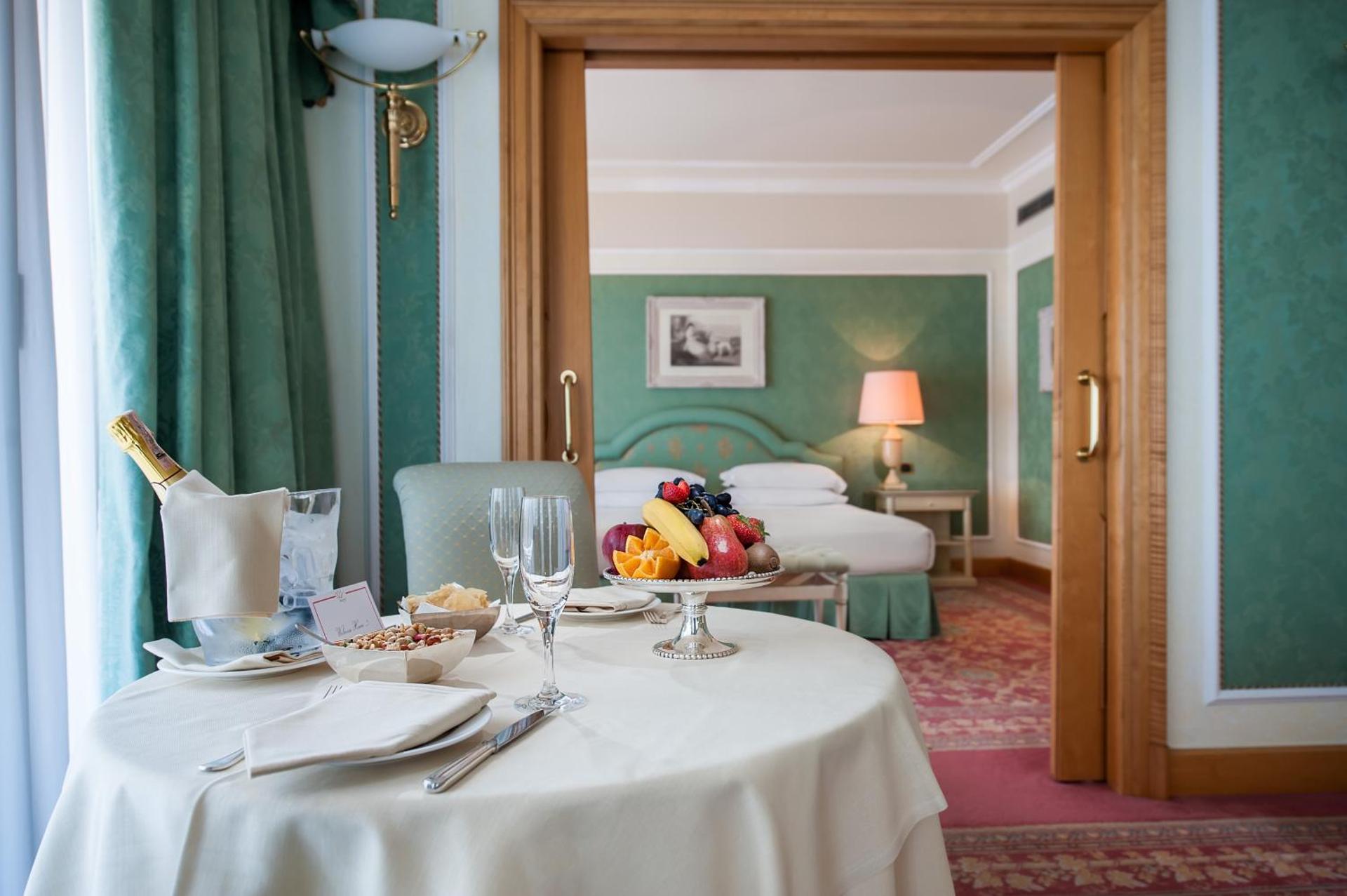 Royal Hotel Carlton - Photo 45