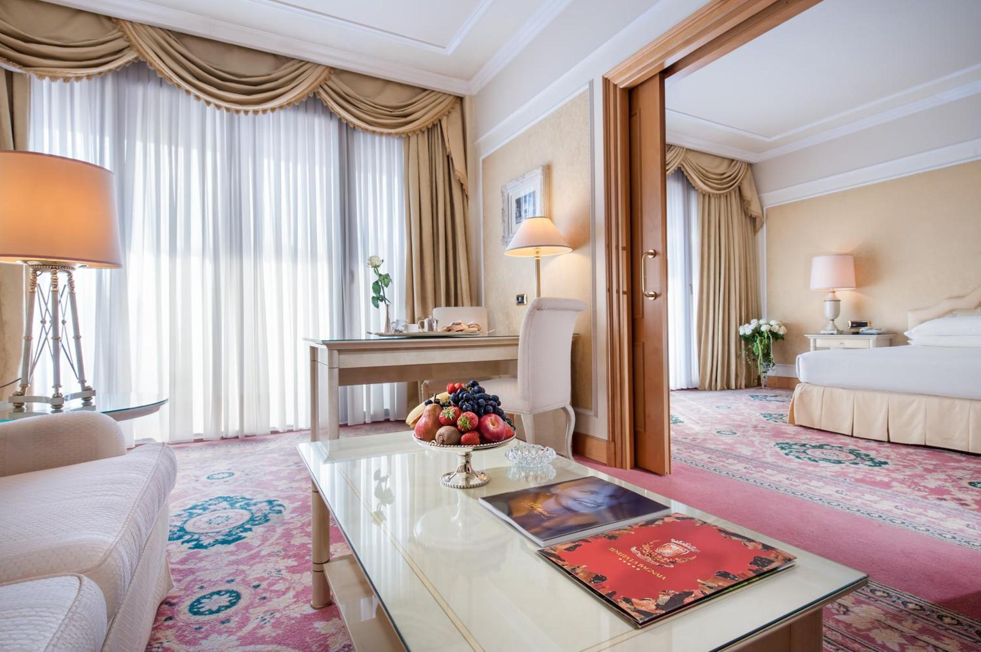 Royal Hotel Carlton - Photo 46