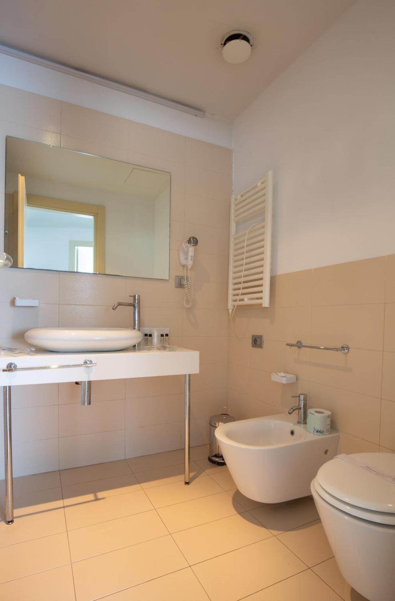 Hotel Poseidon - Photo 12