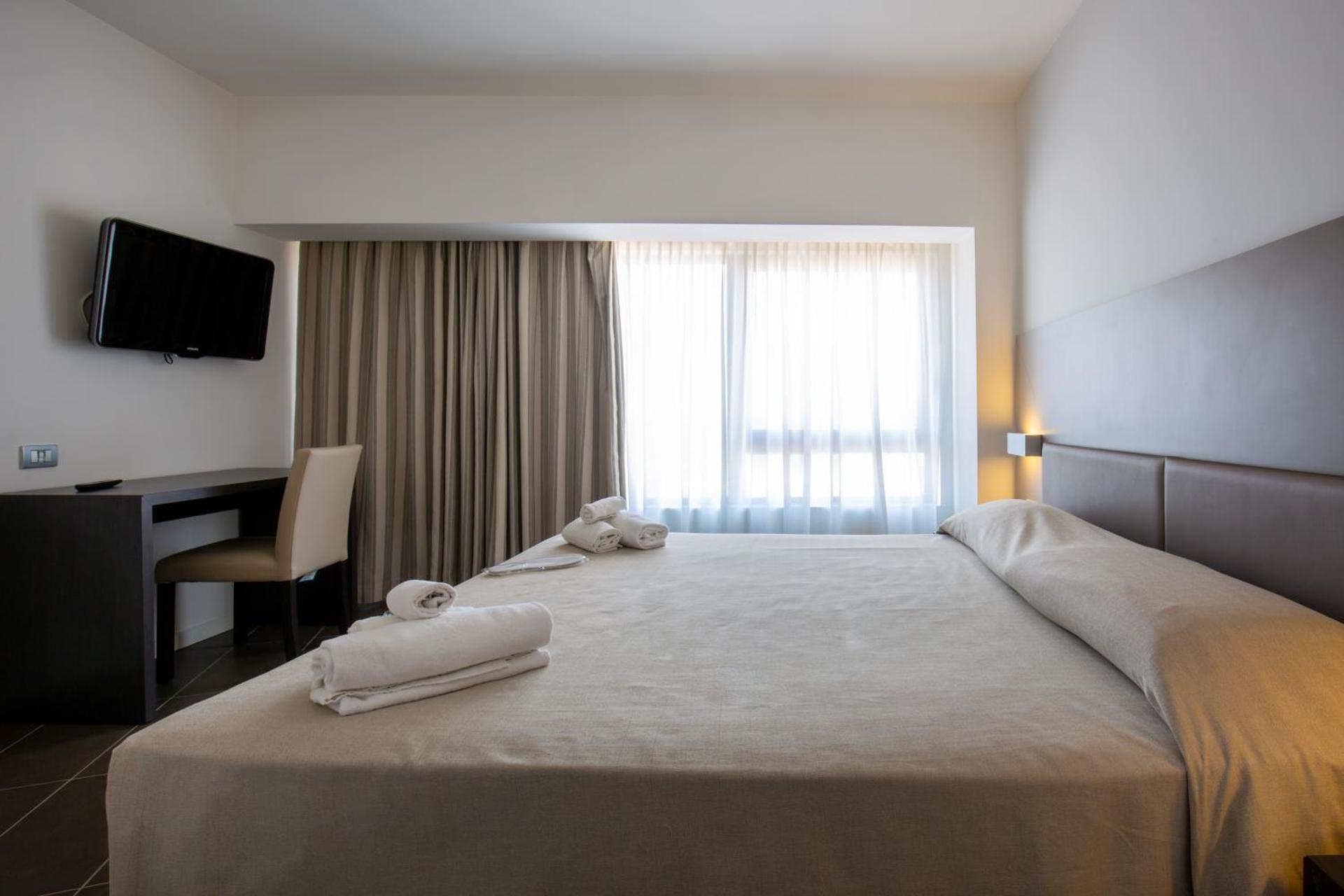 Hotel Poseidon - Photo 74