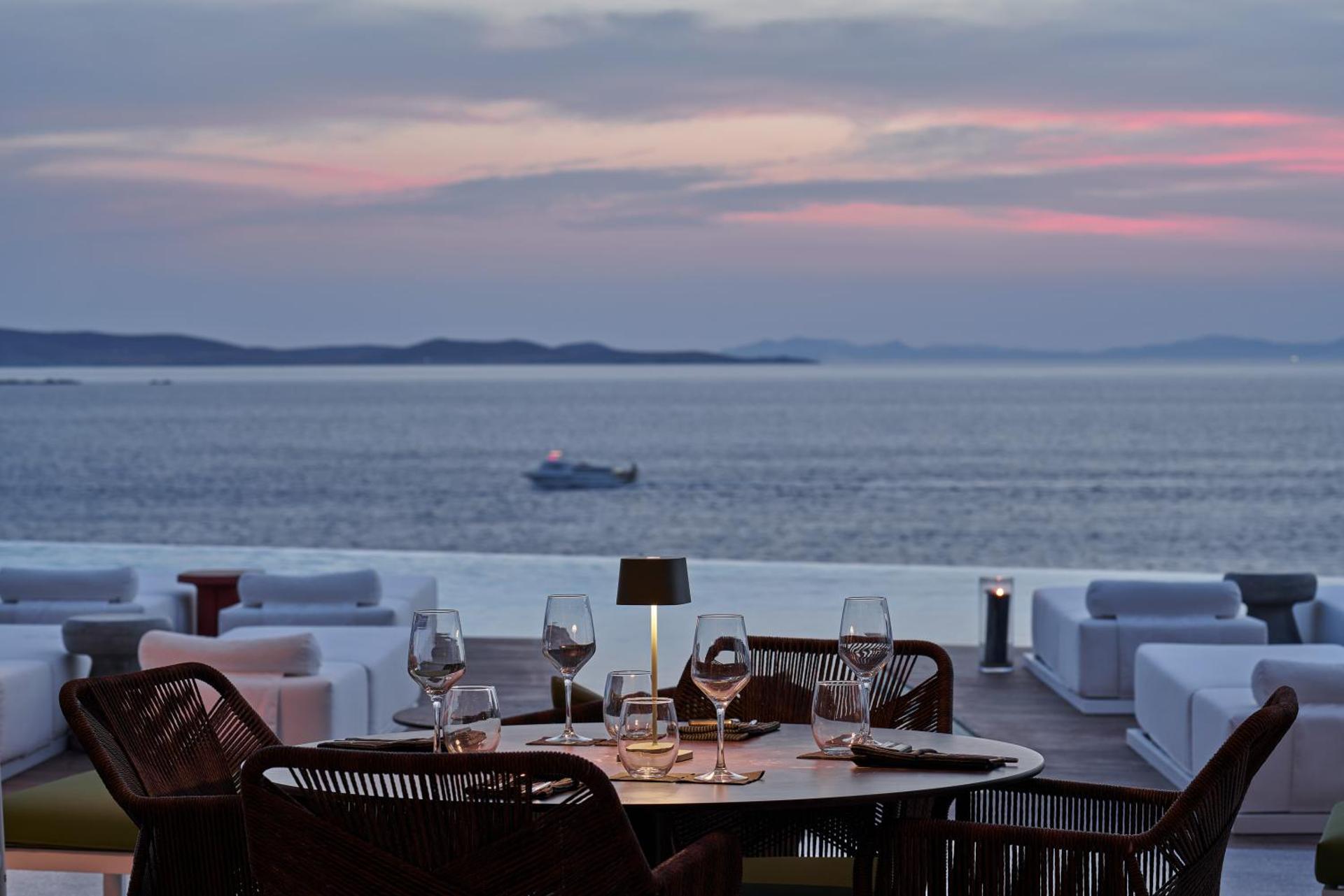 Kouros Hotel & Suites - Photo 23