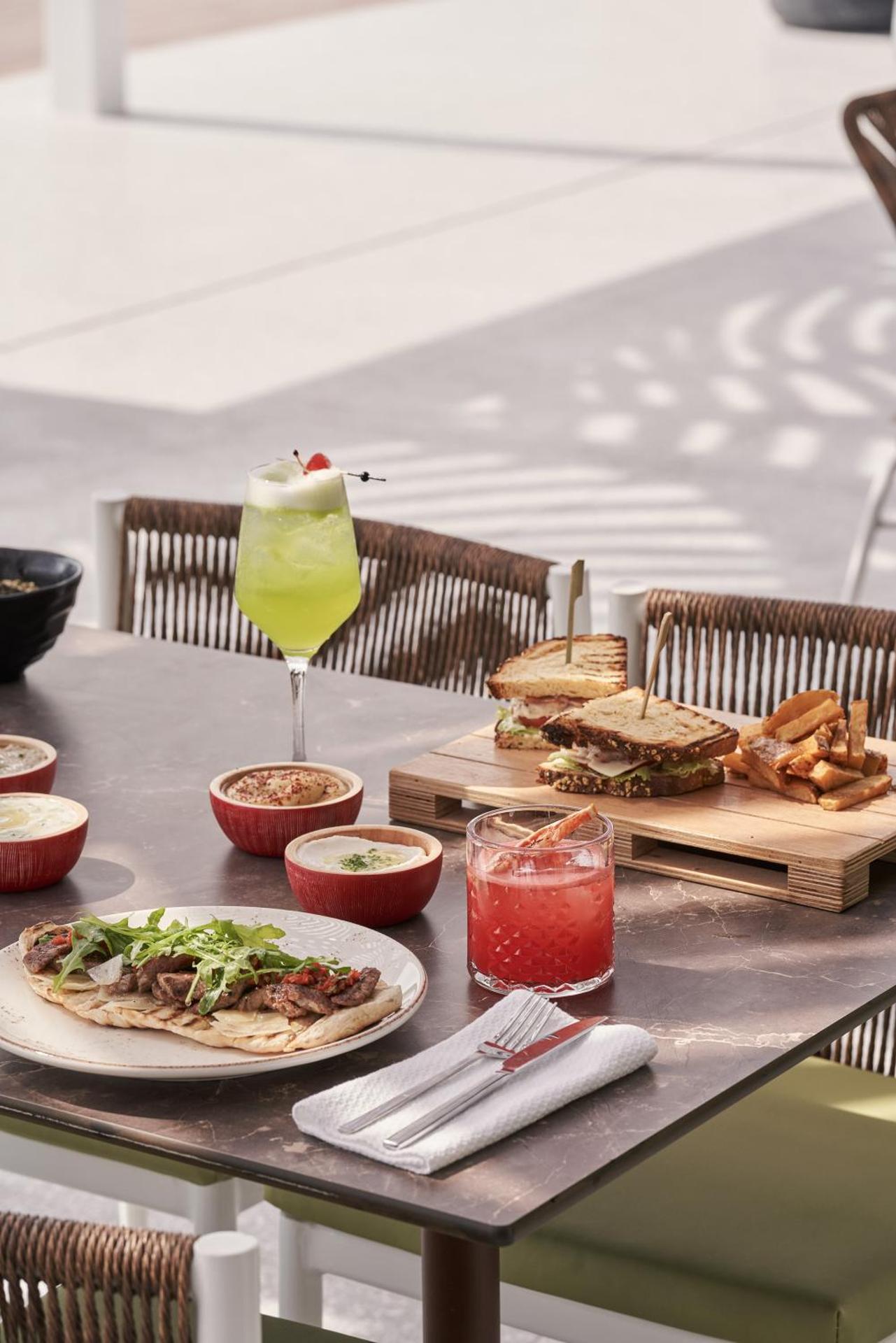 Kouros Hotel & Suites - Photo 125