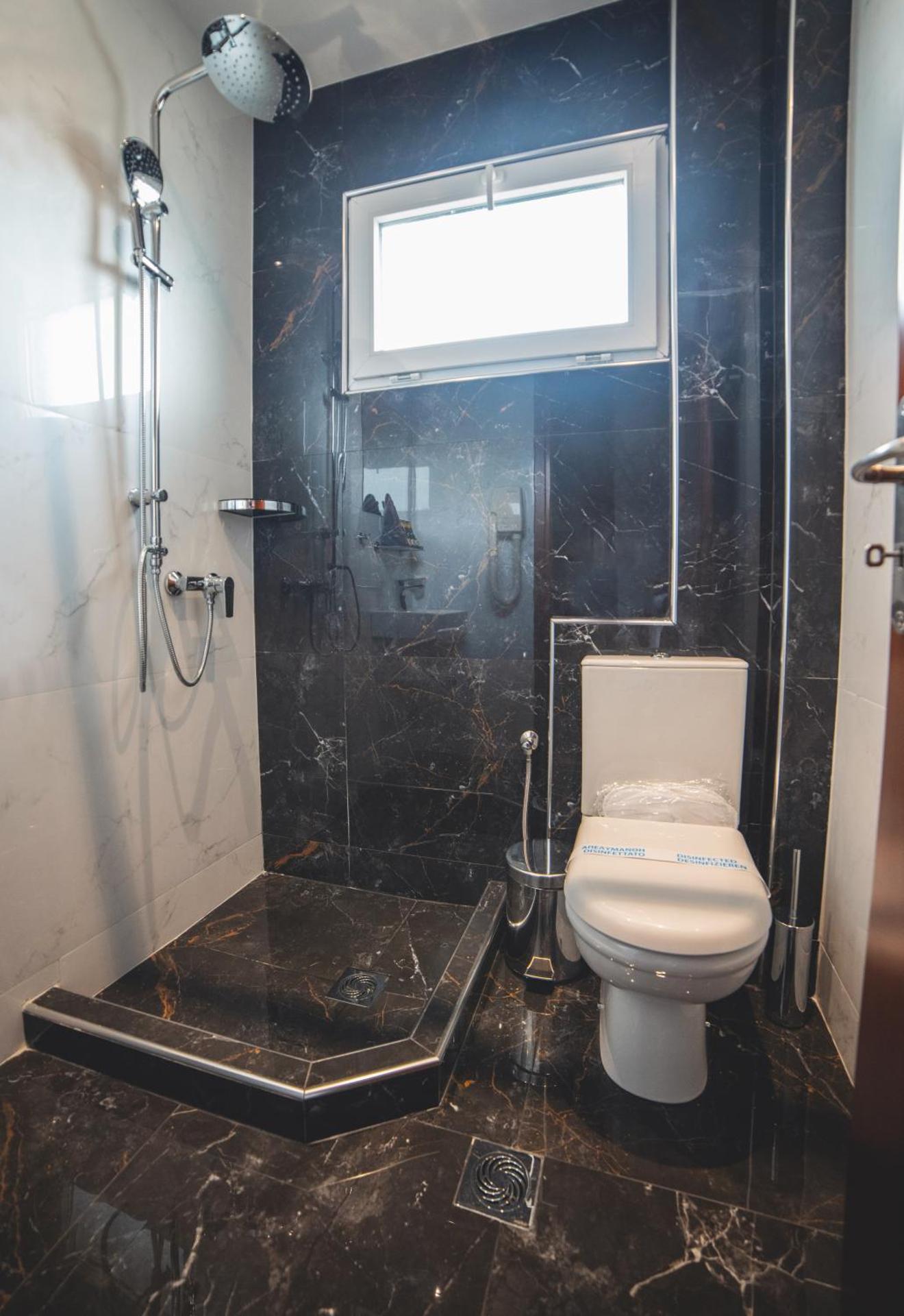 Hotel Galaxy - Photo 39