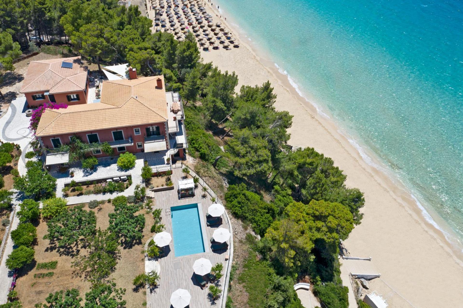 Avra Private Suites - Photo 3