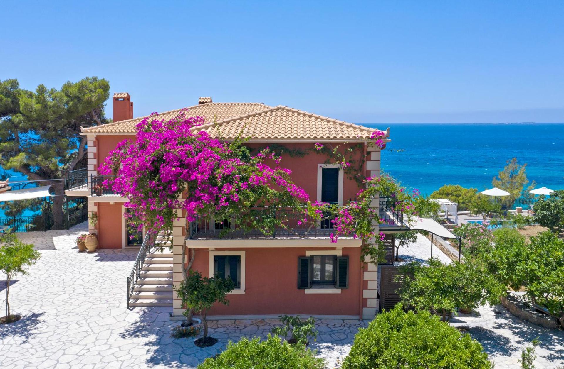 Avra Private Suites - Photo 108