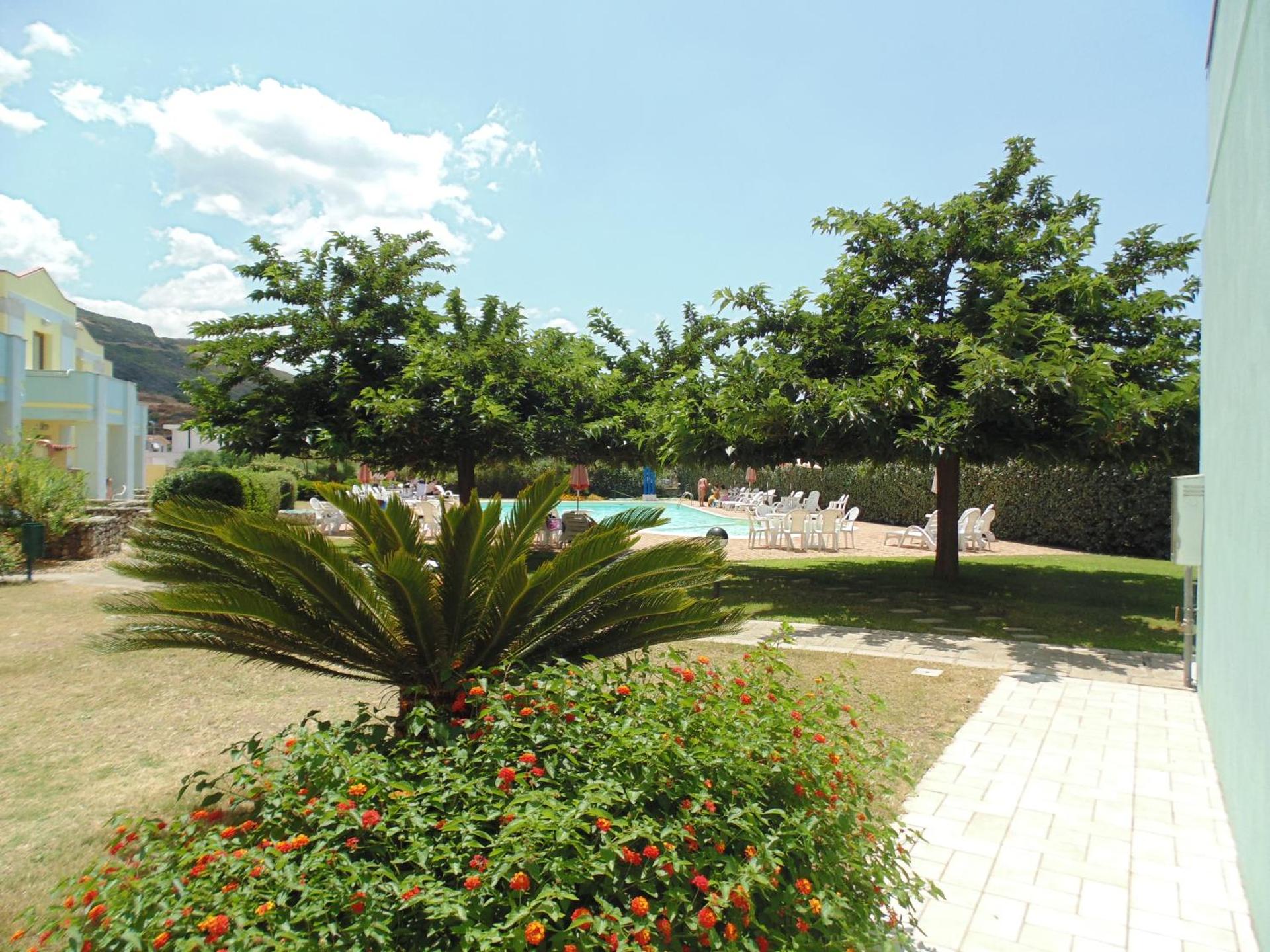 Hotel Isola Rossa - Photo 9