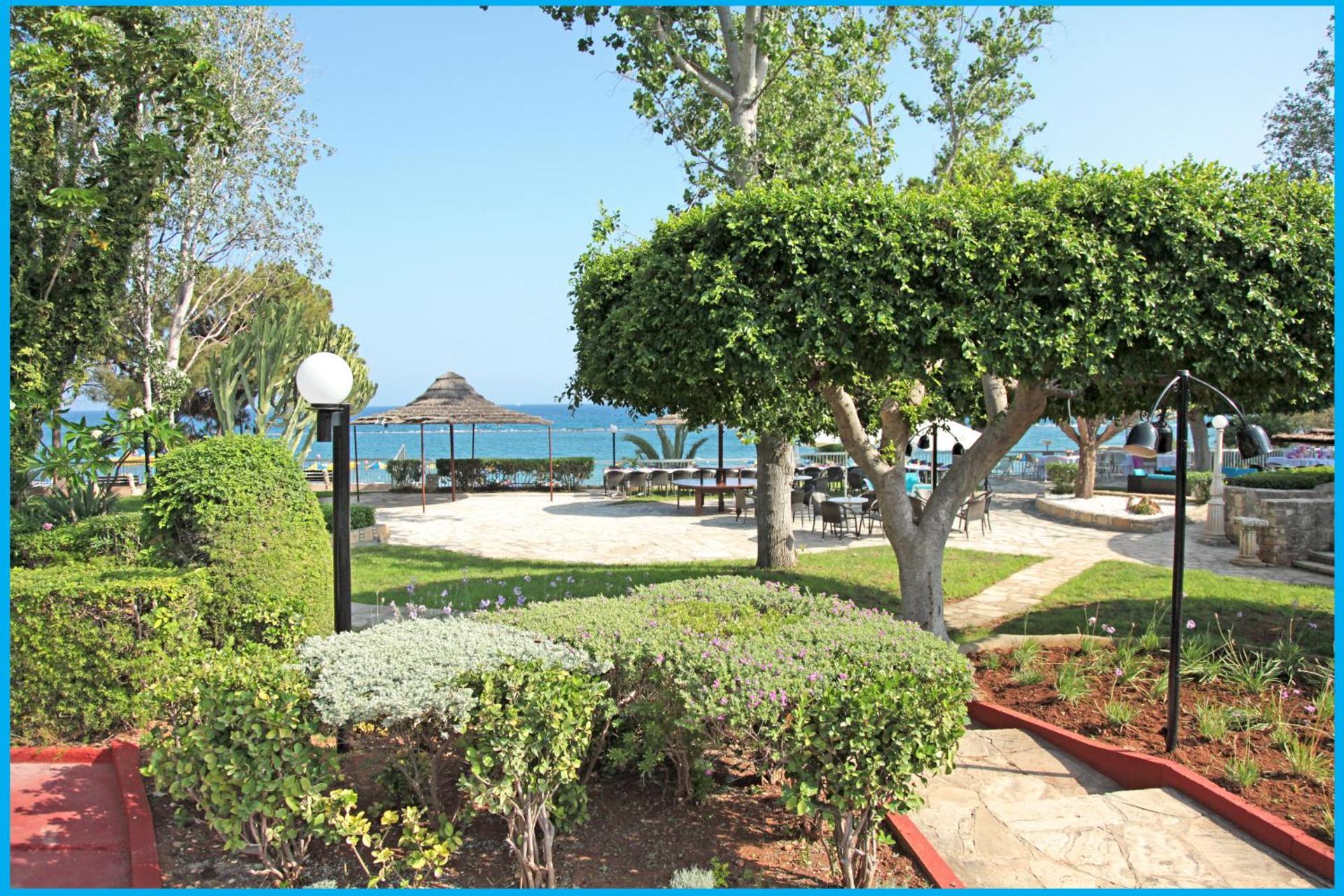 Poseidonia Beach Hotel - Photo 53