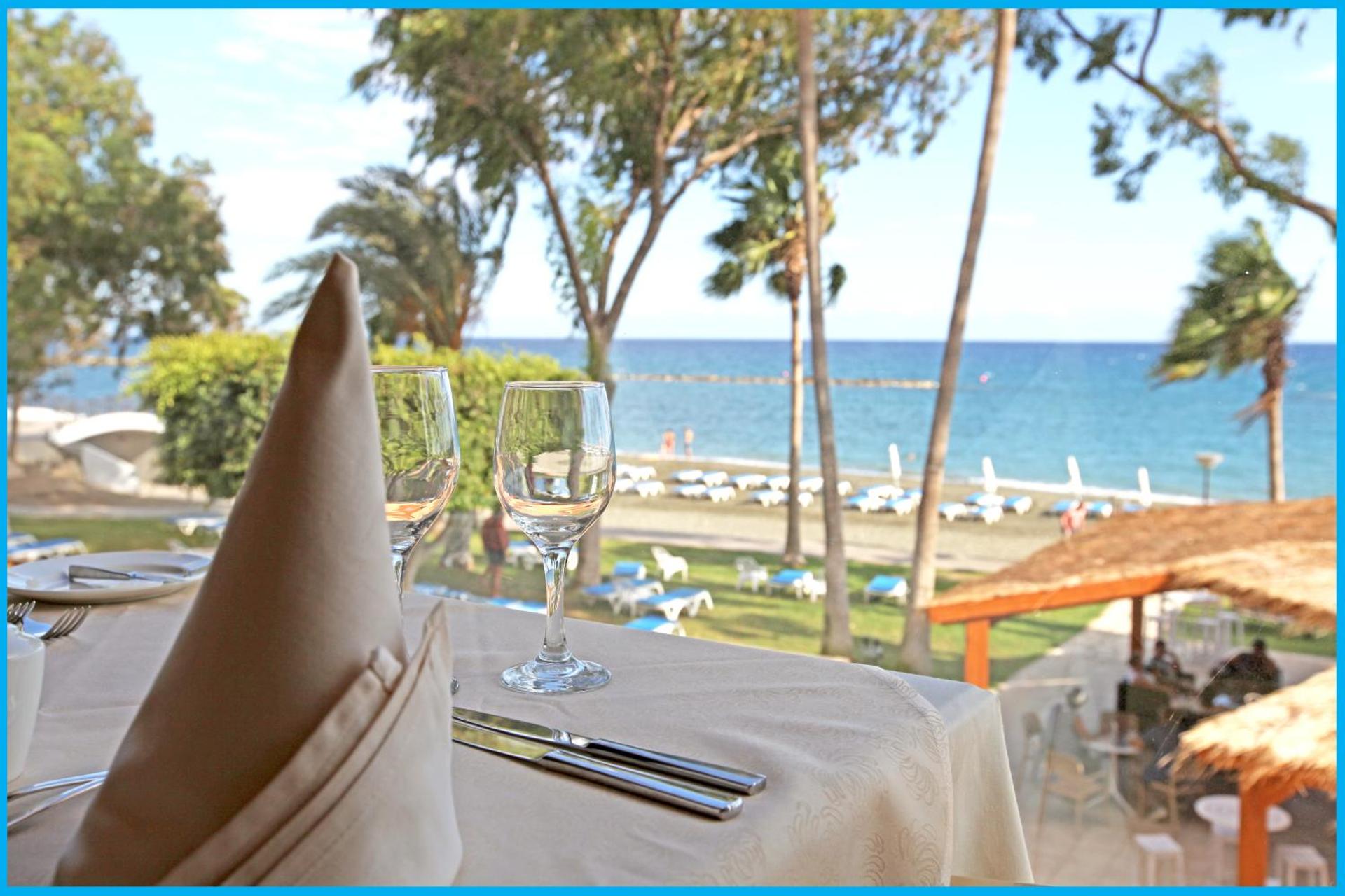 Poseidonia Beach Hotel - Photo 9