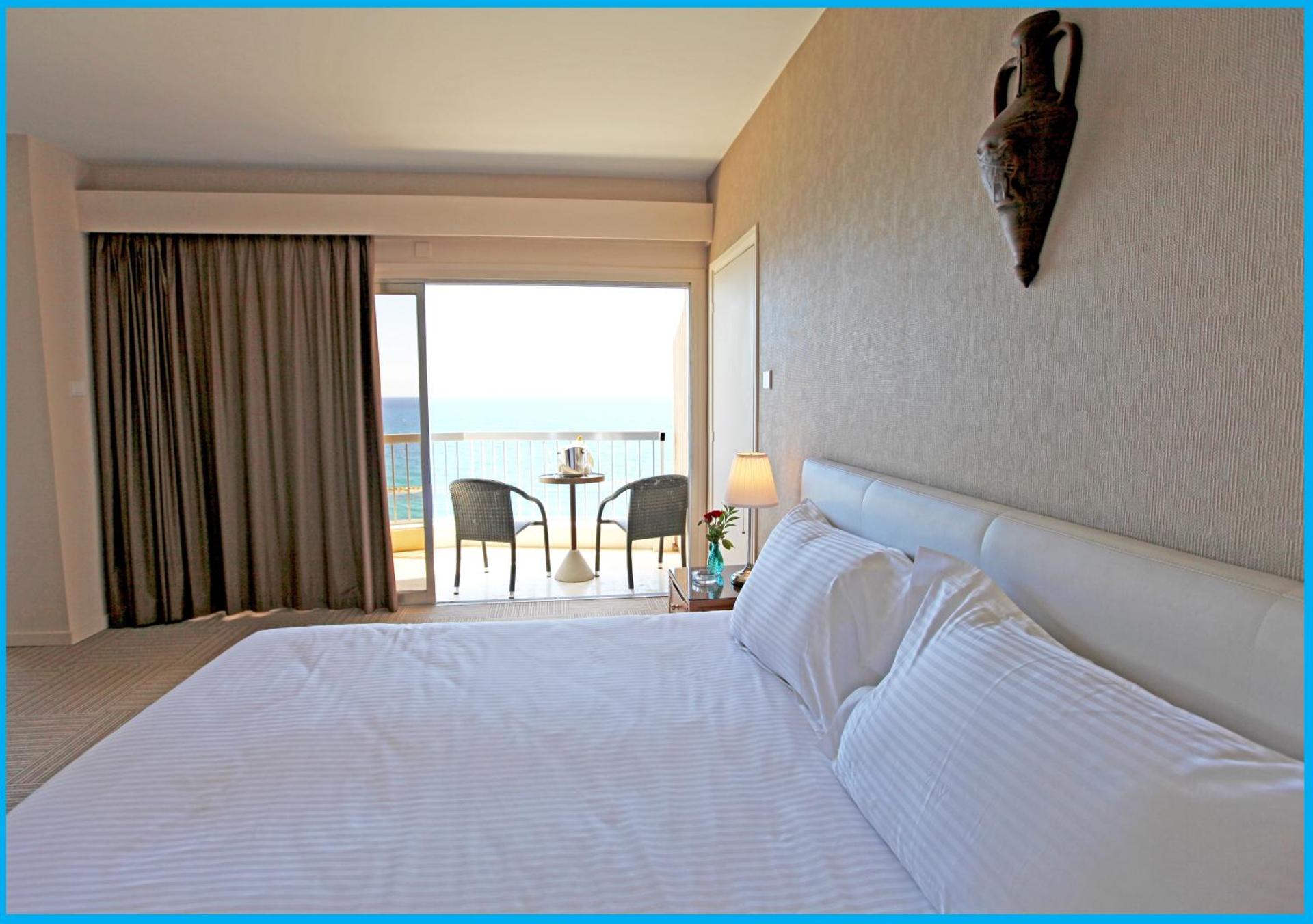 Poseidonia Beach Hotel - Photo 20