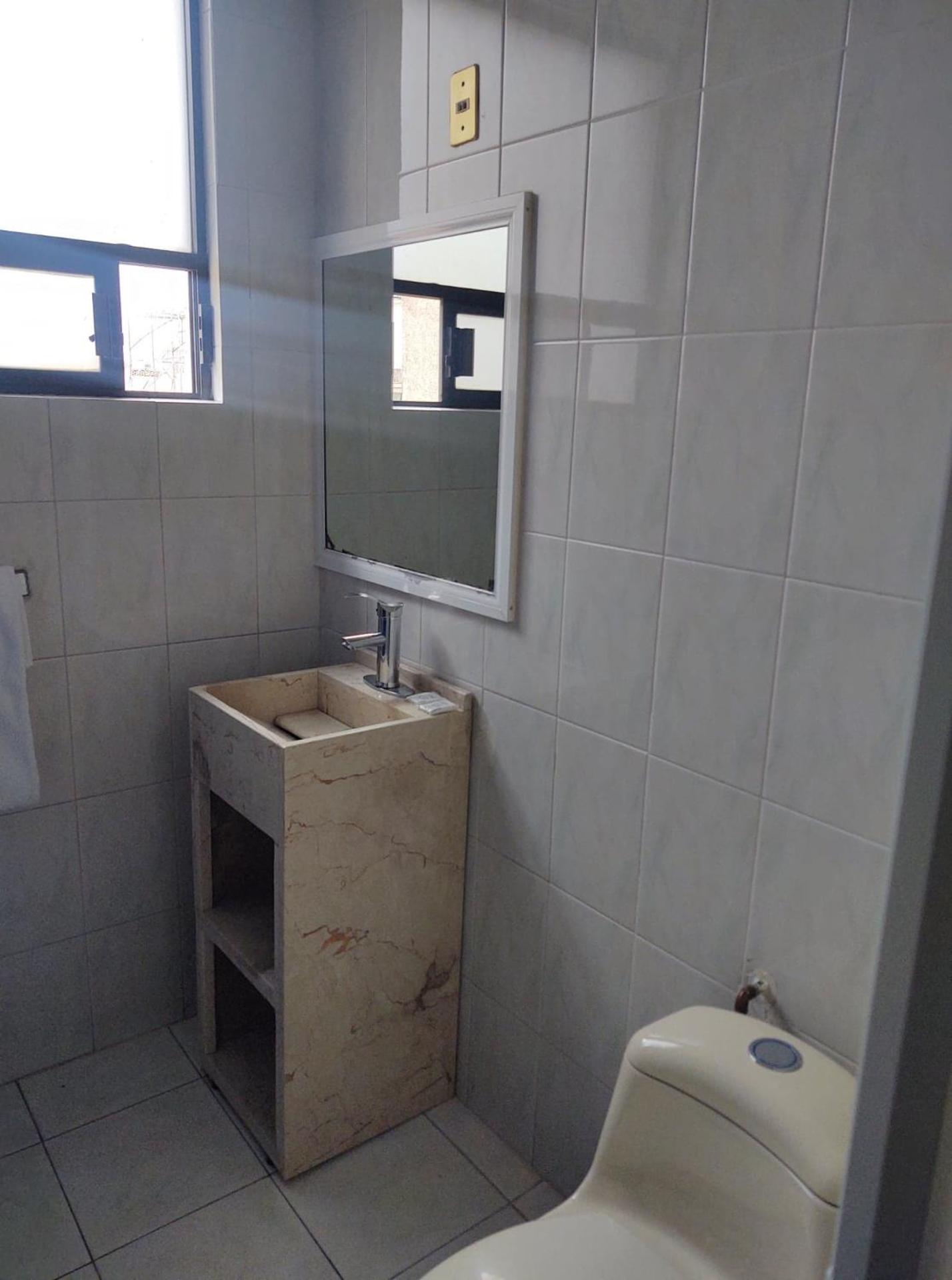 Hotel Gilbert - Photo 11