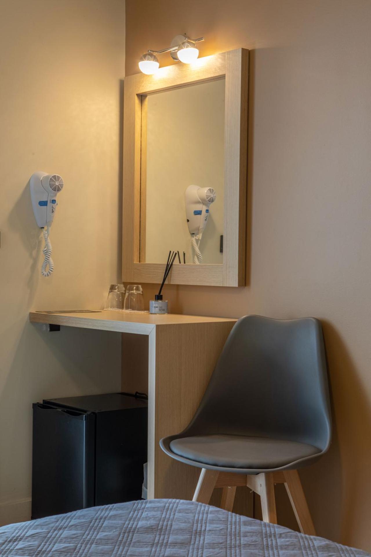 ANGELO Cafe Hotel - Photo 90