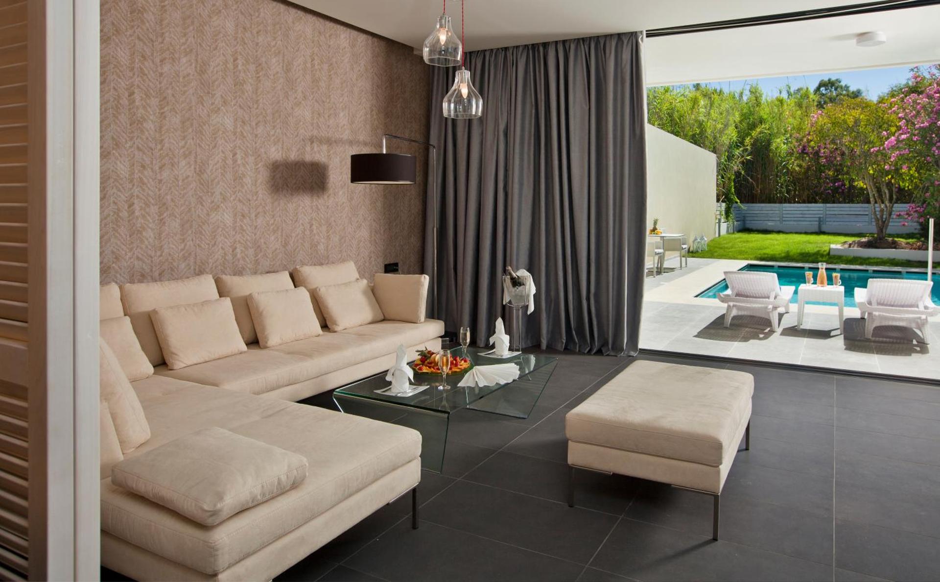 Caravia Beach Hotel - Photo 80