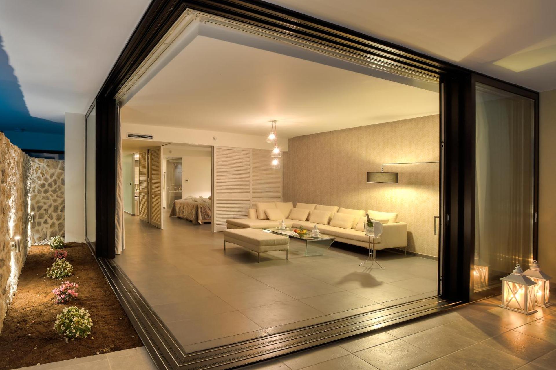 Caravia Beach Hotel - Photo 73