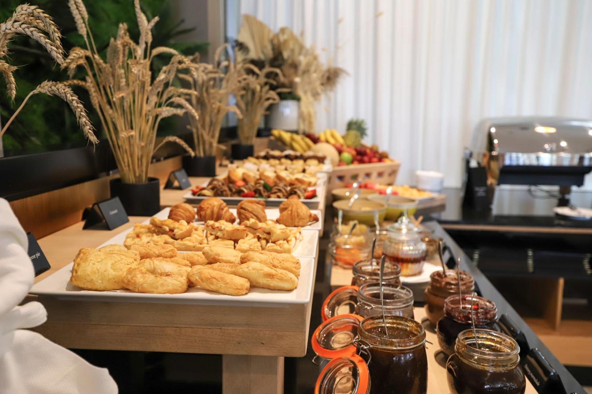 Best Western Premier Ark Hotel - Photo 127