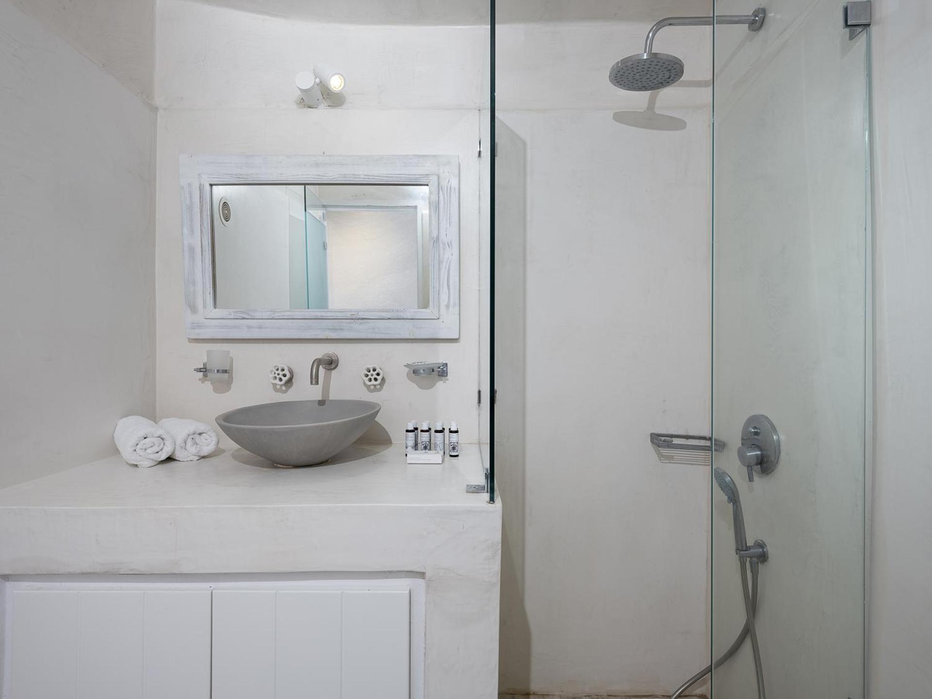 On The Rocks - Small Luxury Hotels of the World - Photo 101