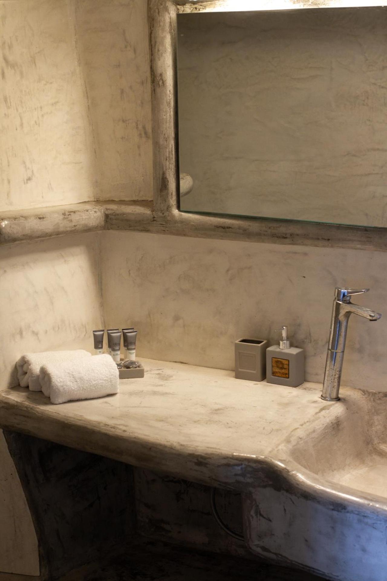 Suites of the Gods Cave Spa Hotel - Photo 84