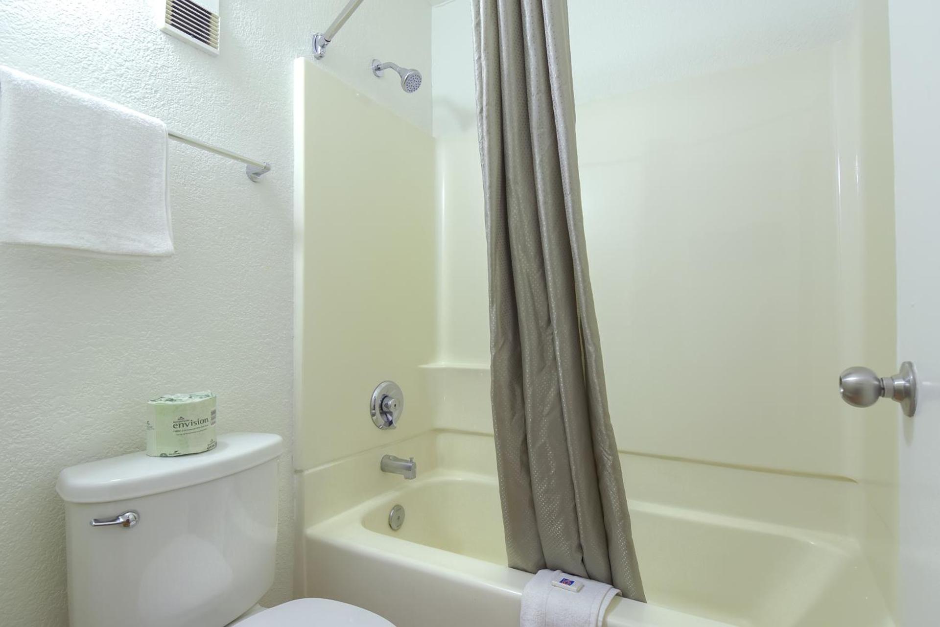 Studio 6 Suites Las Vegas, NV - Tropicana - Photo 25