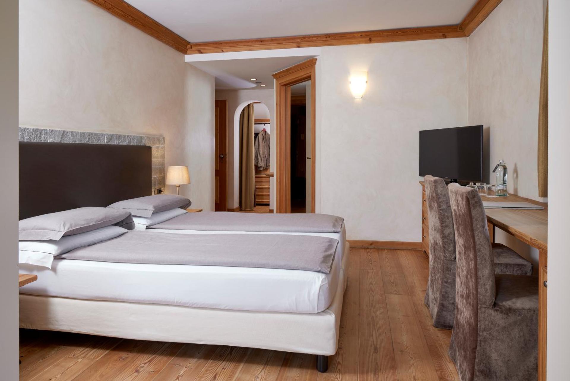 Hotel Rezia - Photo 47