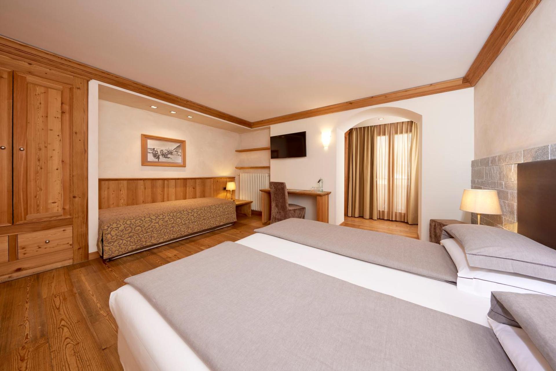 Hotel Rezia - Photo 42