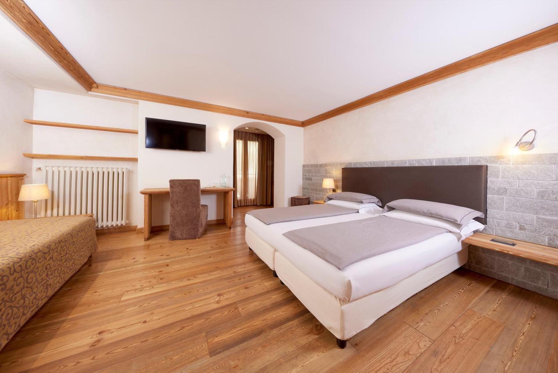 Hotel Rezia - Photo 43