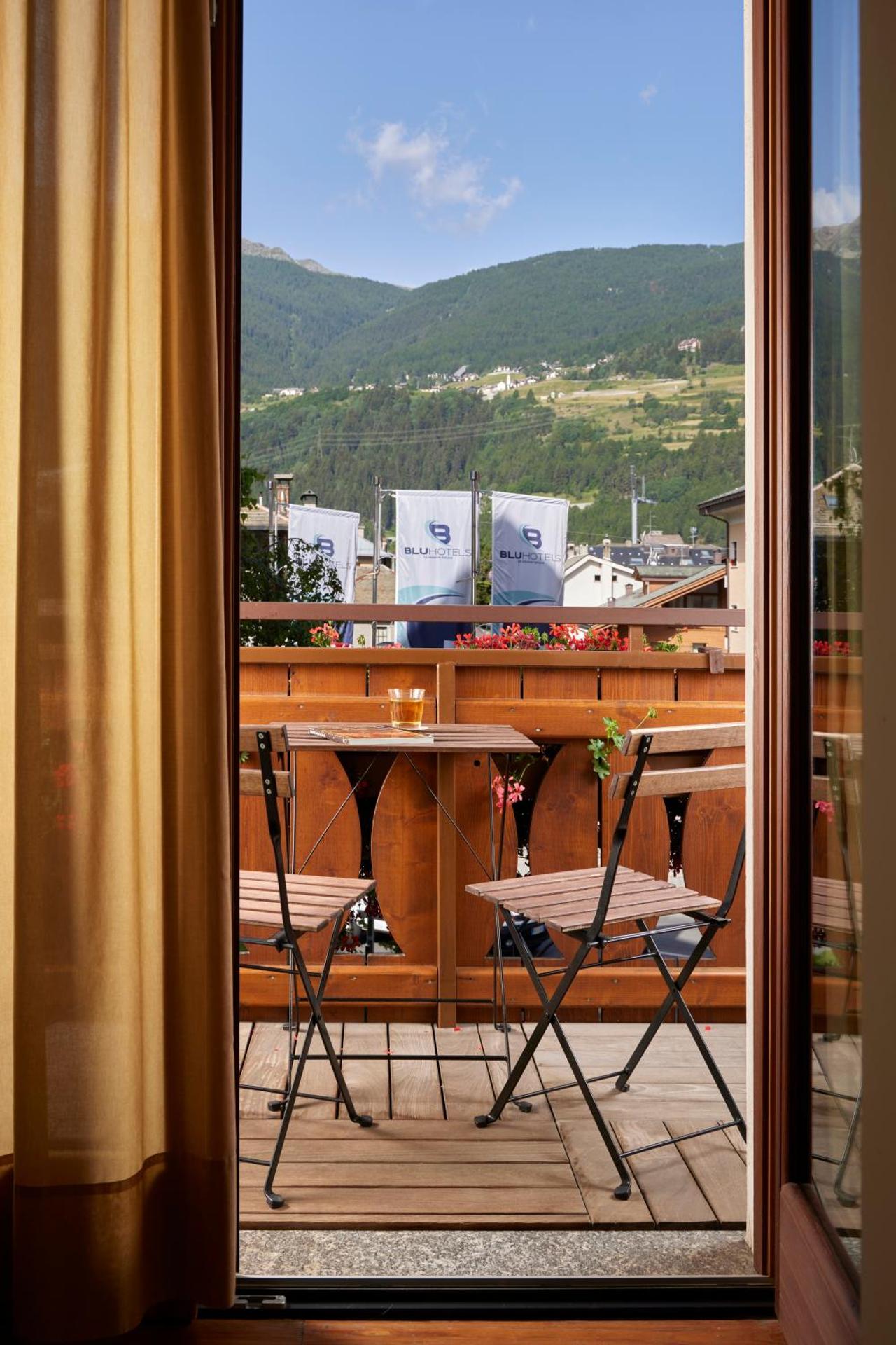 Hotel Rezia - Photo 69