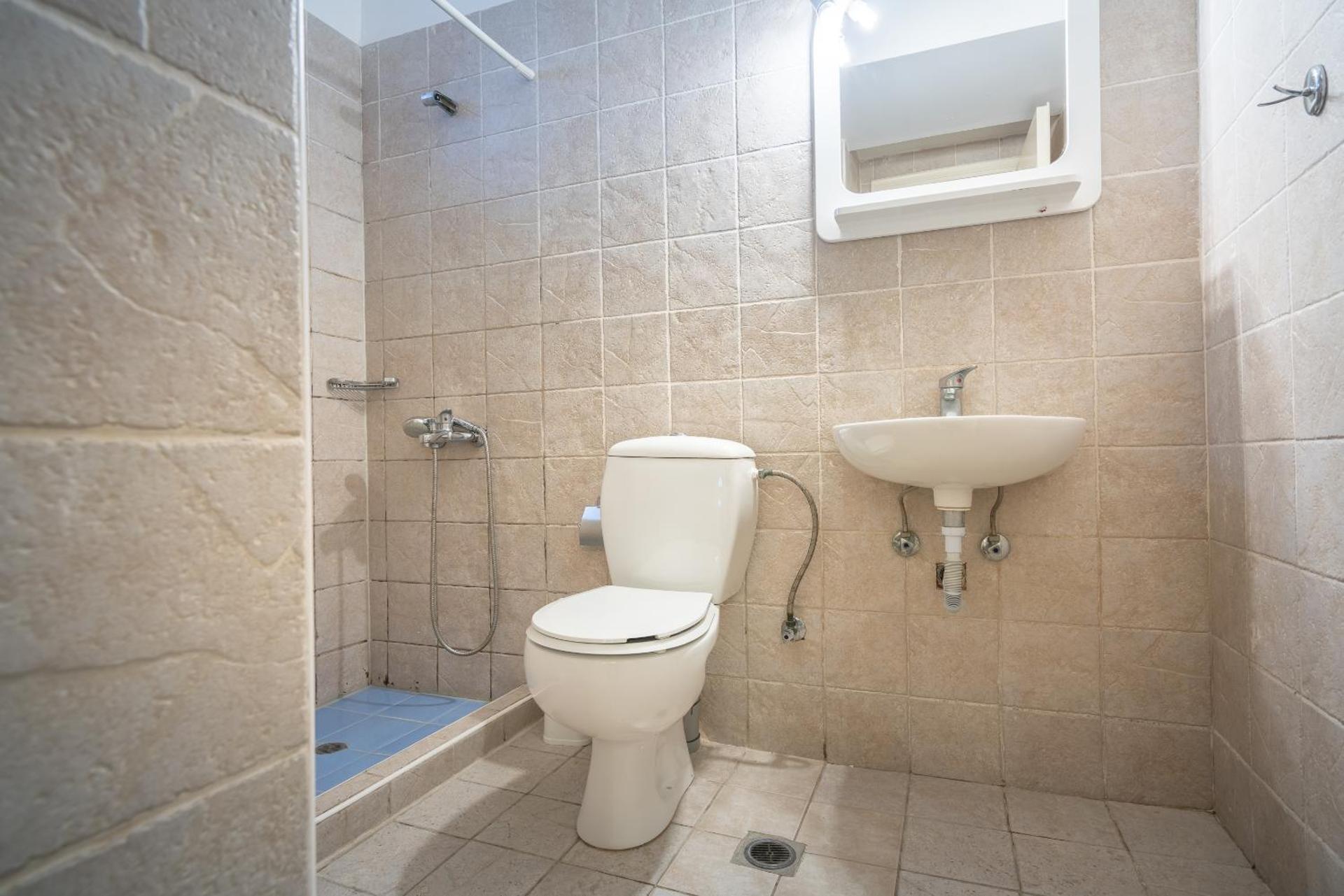 Budget Triple Room semi-basement - Photo 3