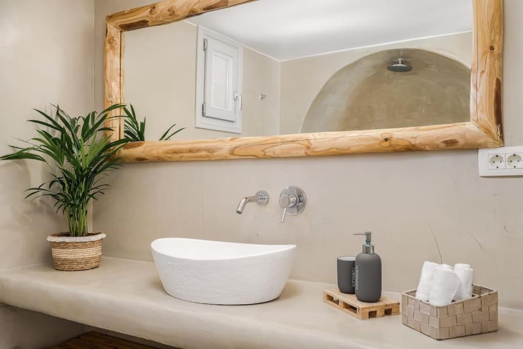 East Side Villa - Photo 18