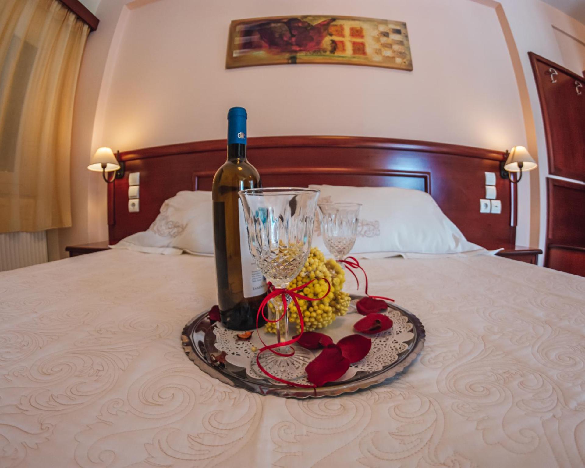 Venardos Hotel - Photo 19