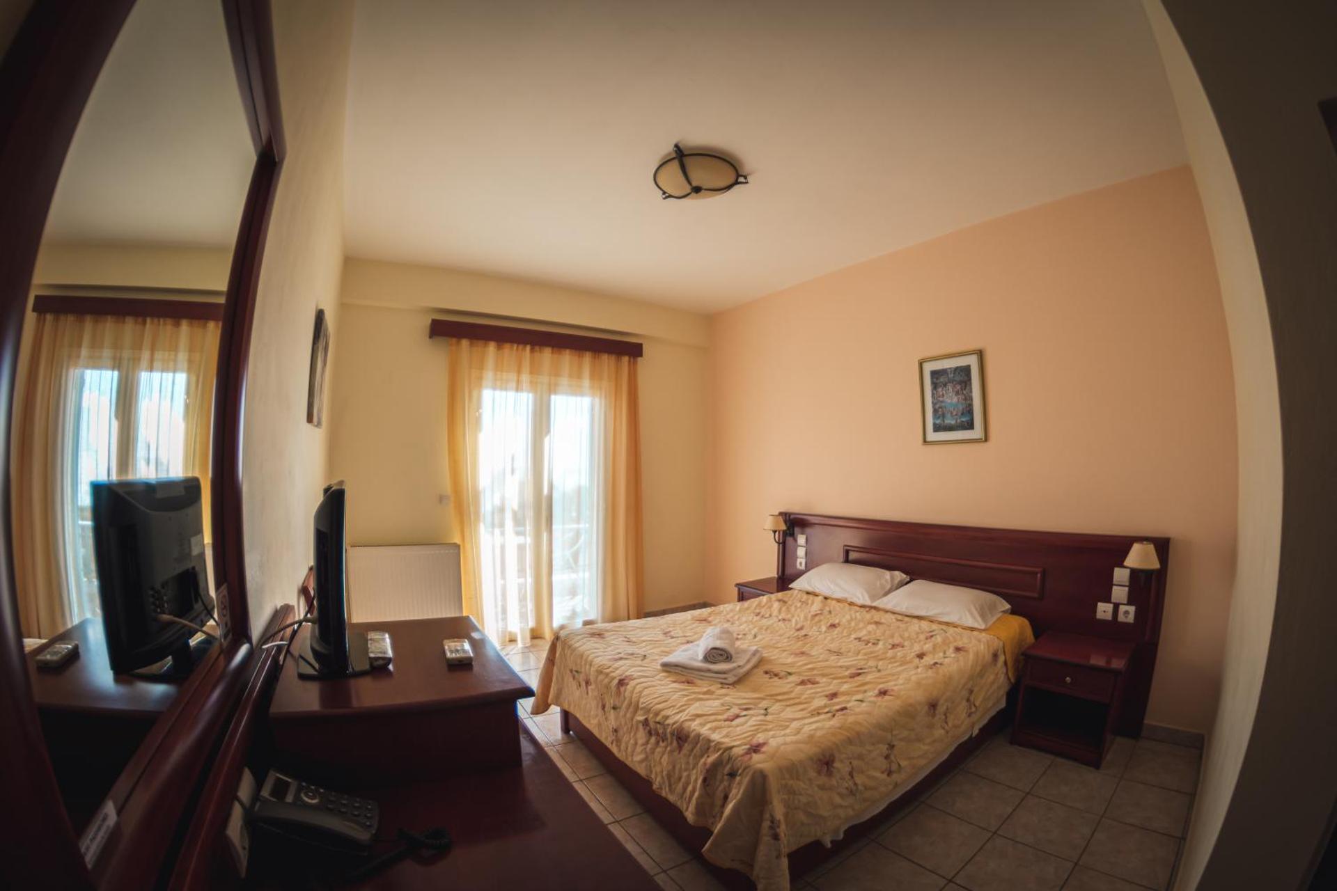 Venardos Hotel - Photo 39