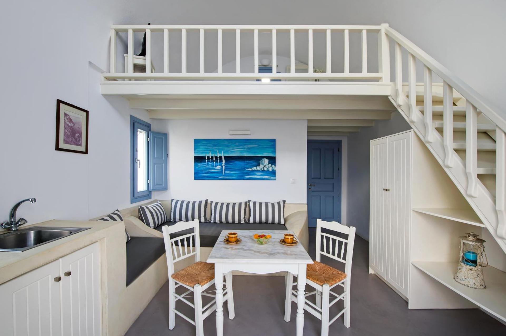 Apanemo Hotel & Suites - Photo 15