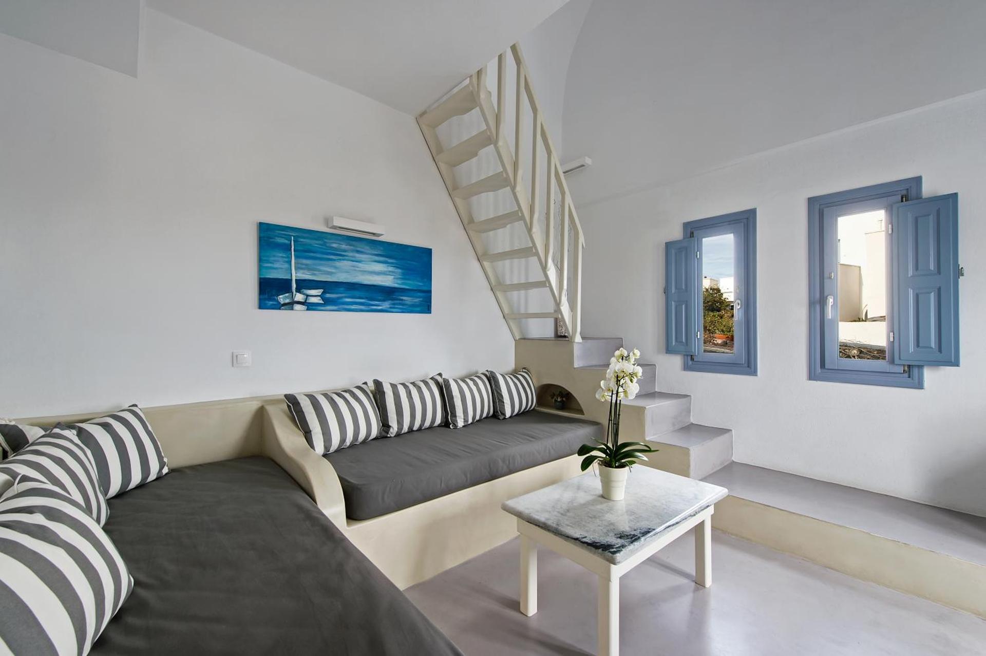 Apanemo Hotel & Suites - Photo 20