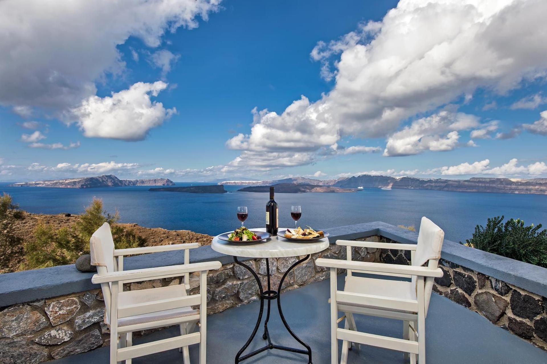 Apanemo Hotel & Suites - Photo 32