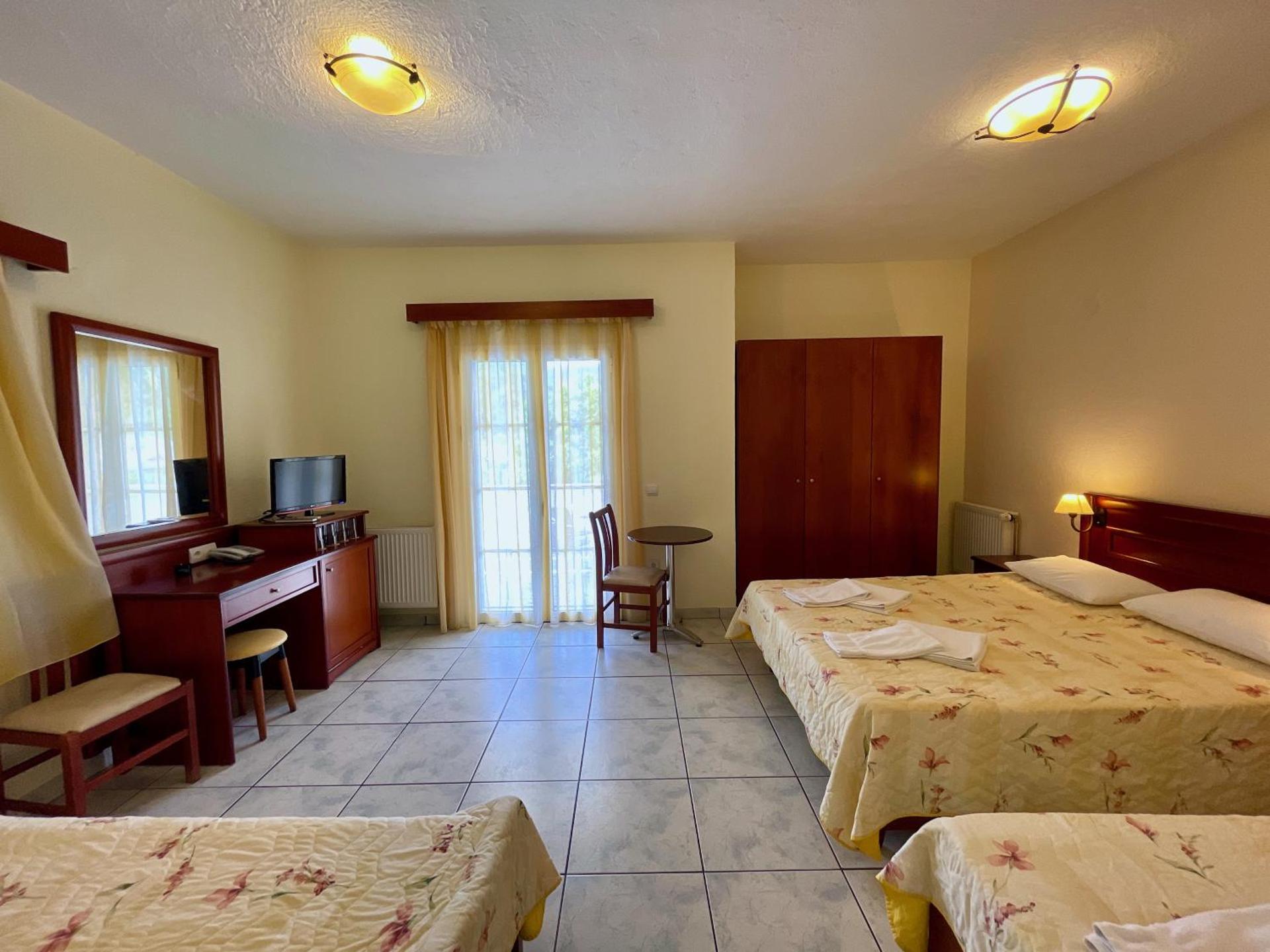 Venardos Hotel - Photo 44