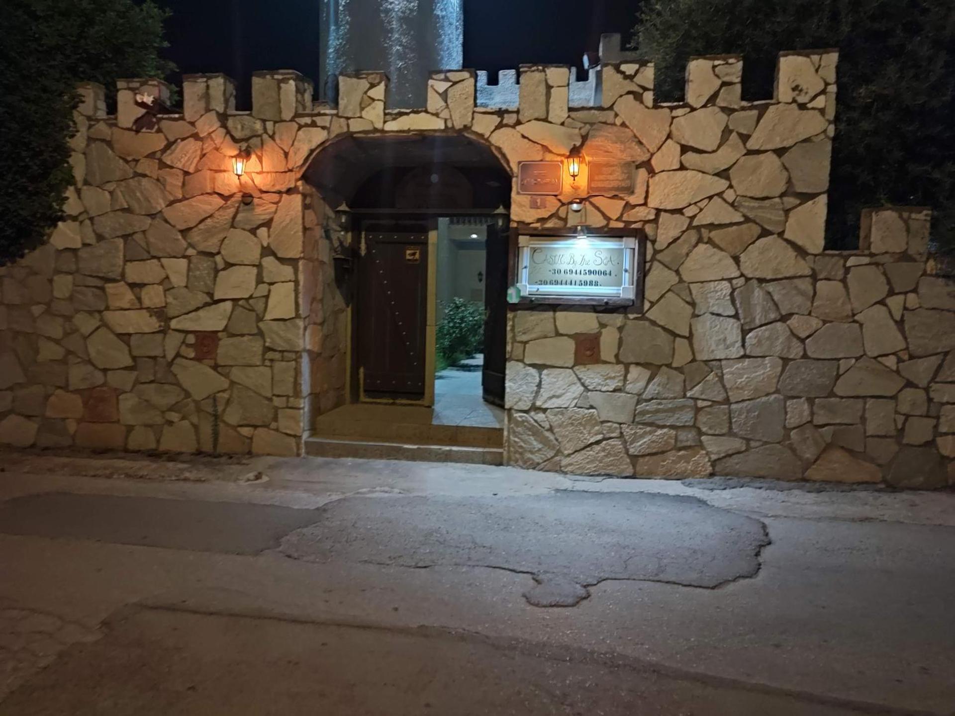 Castle By The Sea - Photo 28