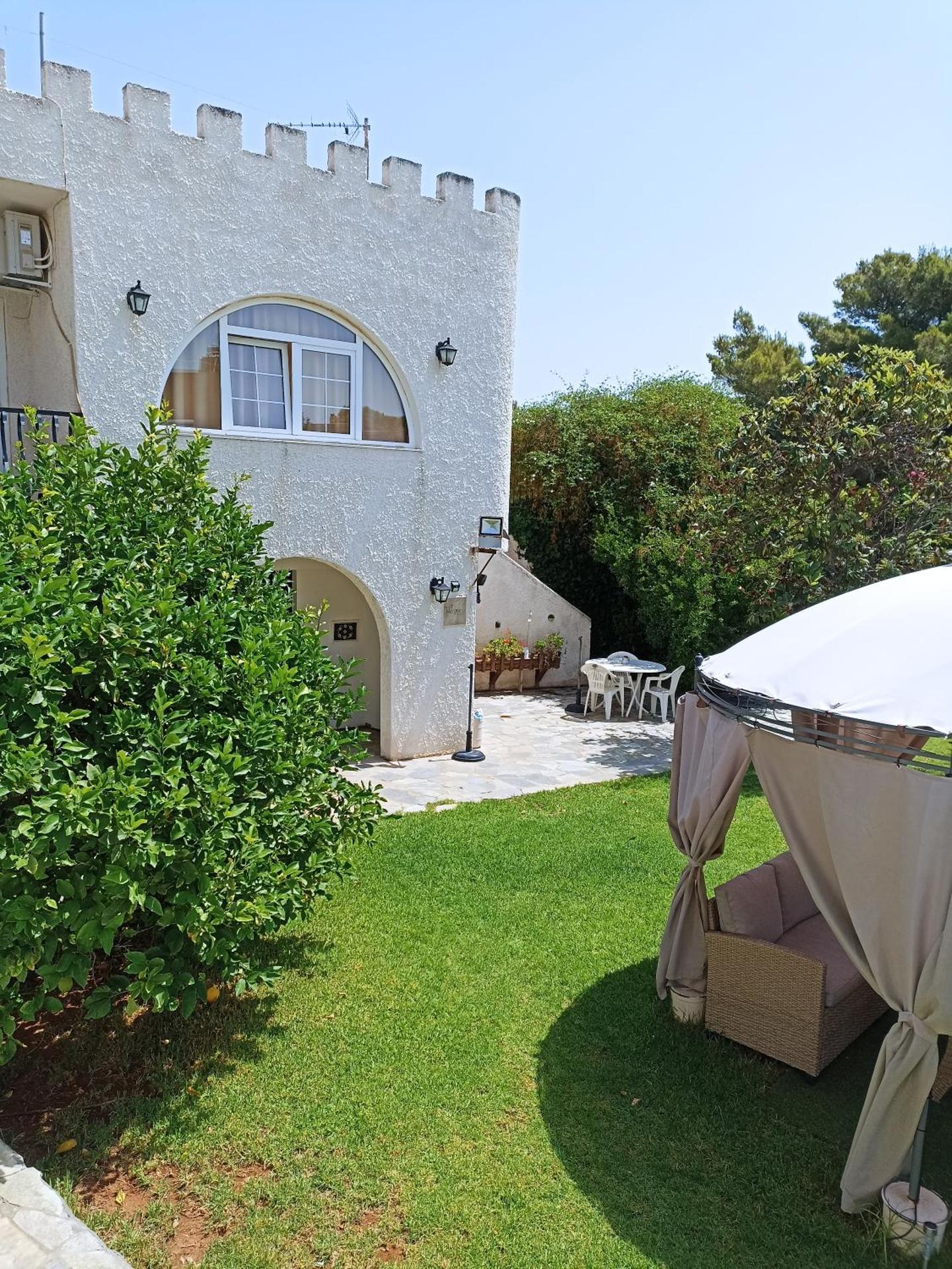 Castle By The Sea - Photo 22