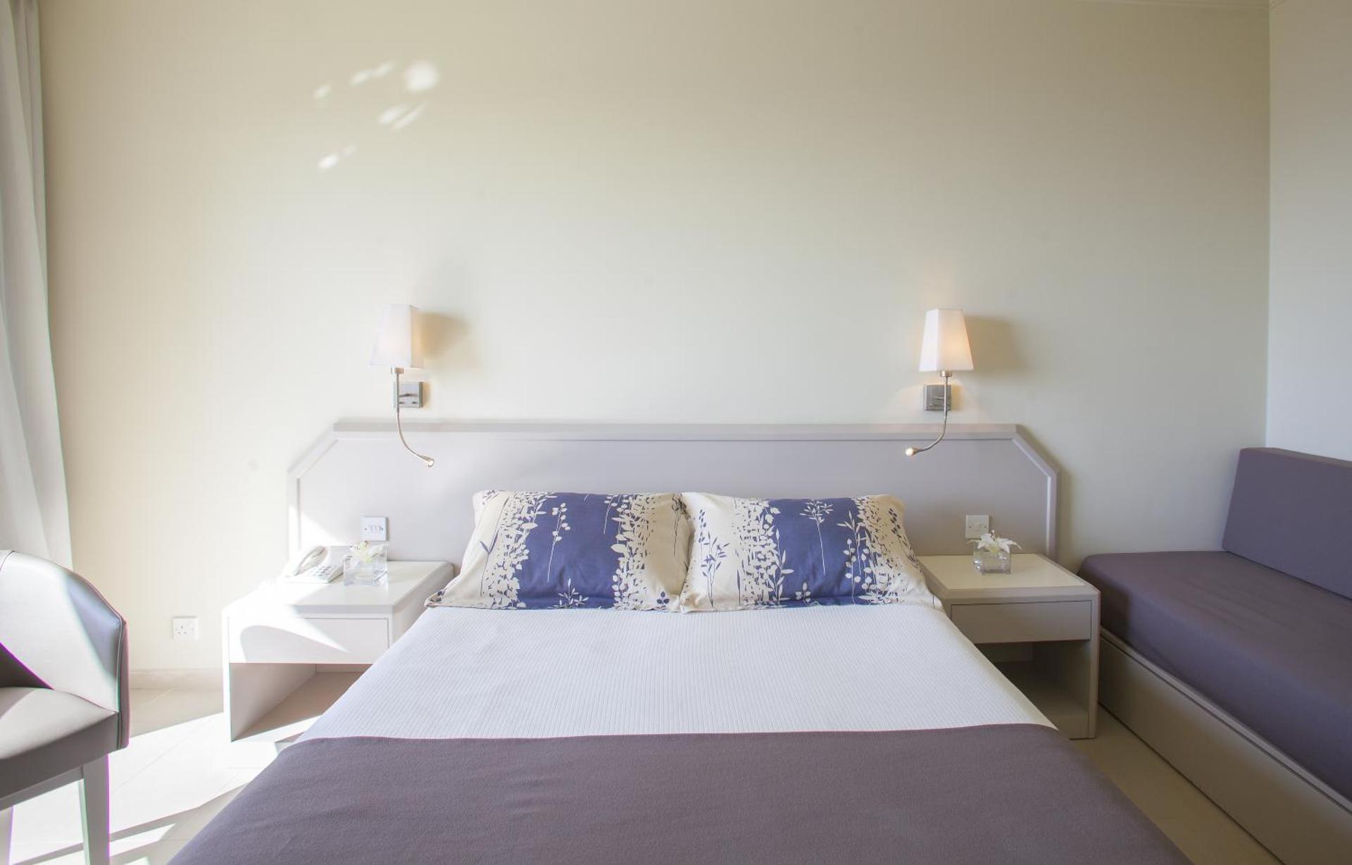 Louis Imperial Beach - Photo 17