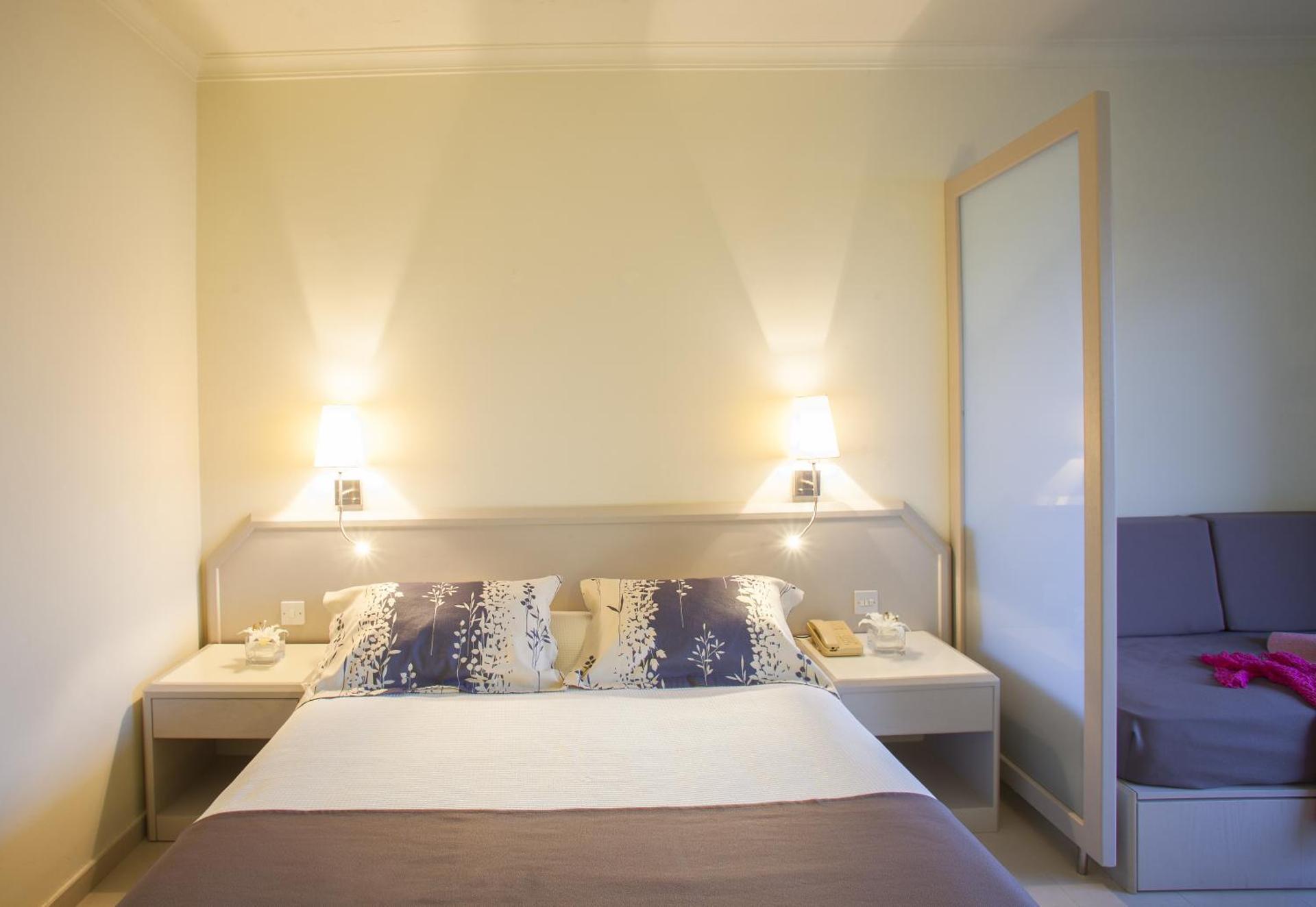 Louis Imperial Beach - Photo 4