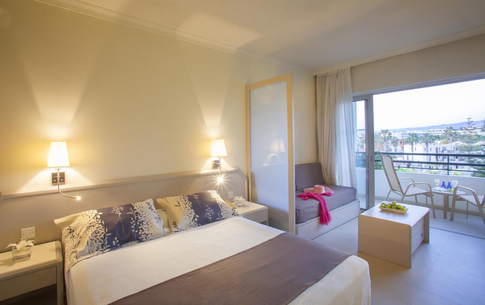 Louis Imperial Beach - Photo 3