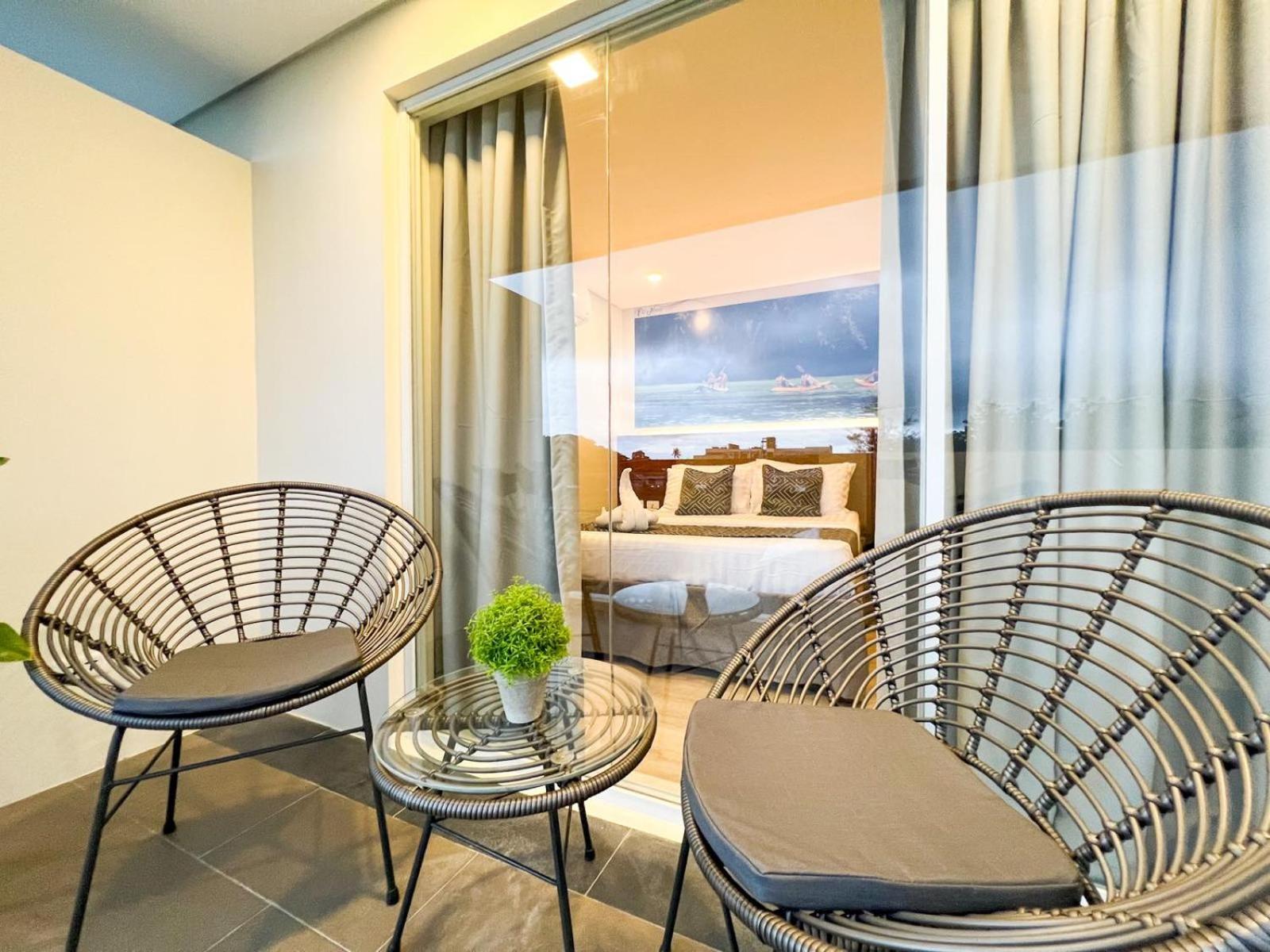 Deluxe Queen Room with Private Balcony