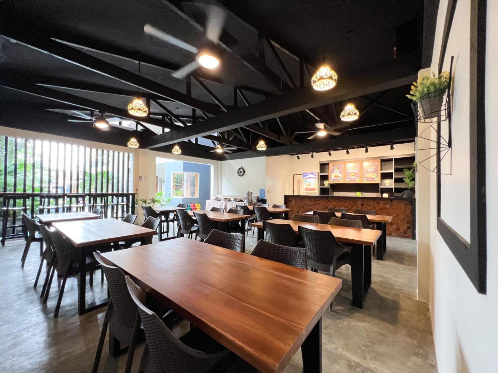 Bill Tourist Inn - Photo 42